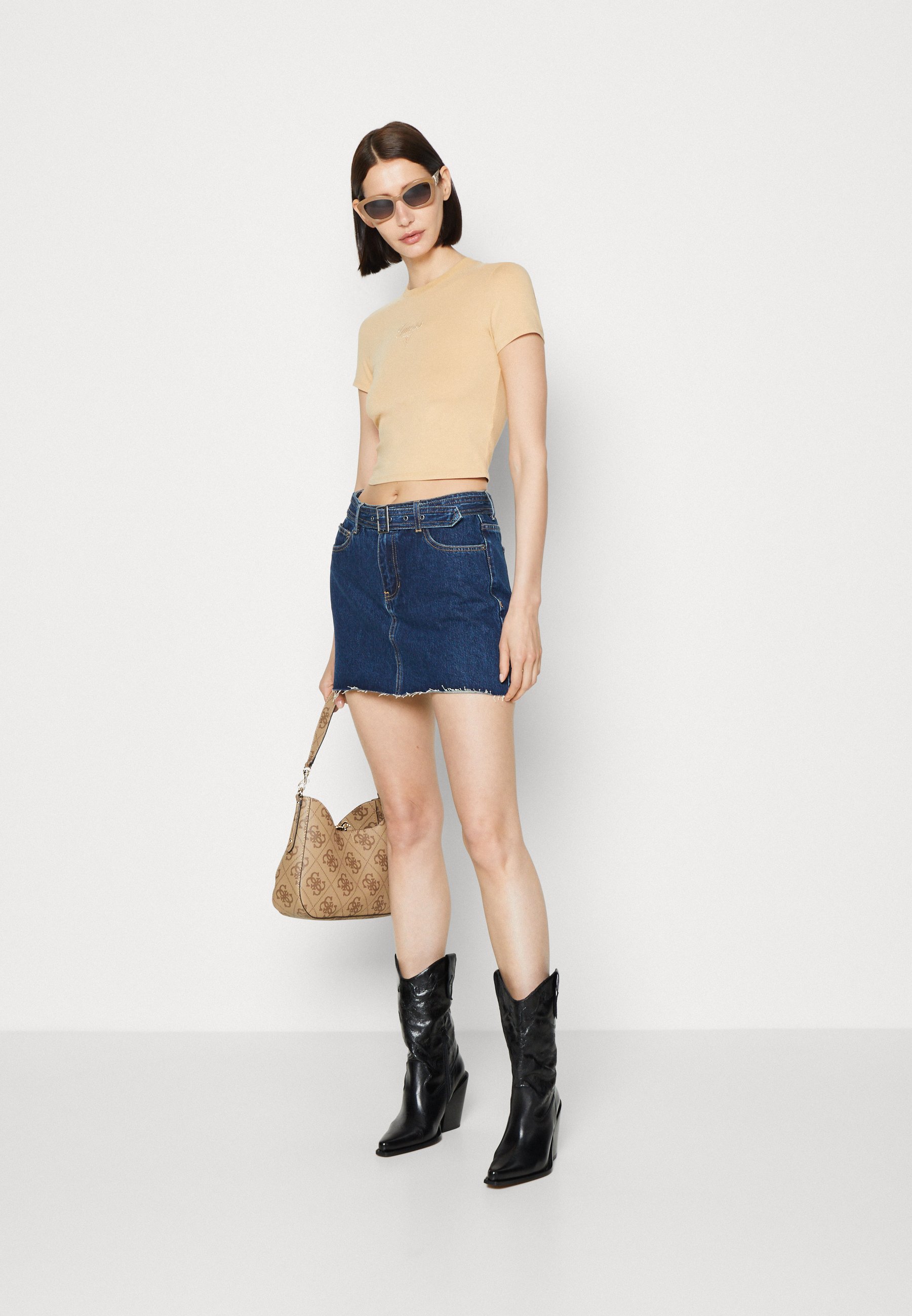 GRAPHIC BABY TEE - Basic T-shirt