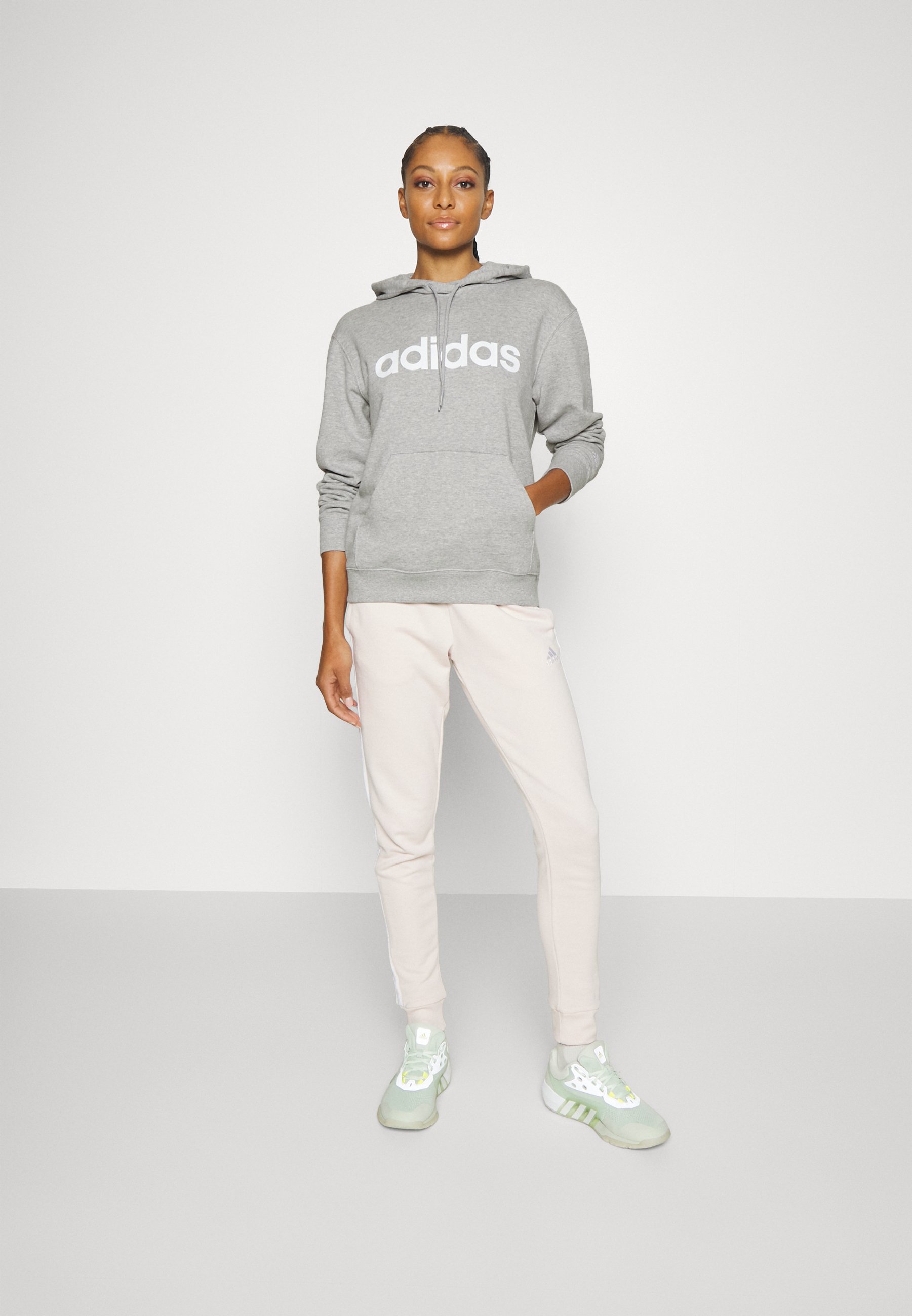 ESSENTIALS - Sweatshirt