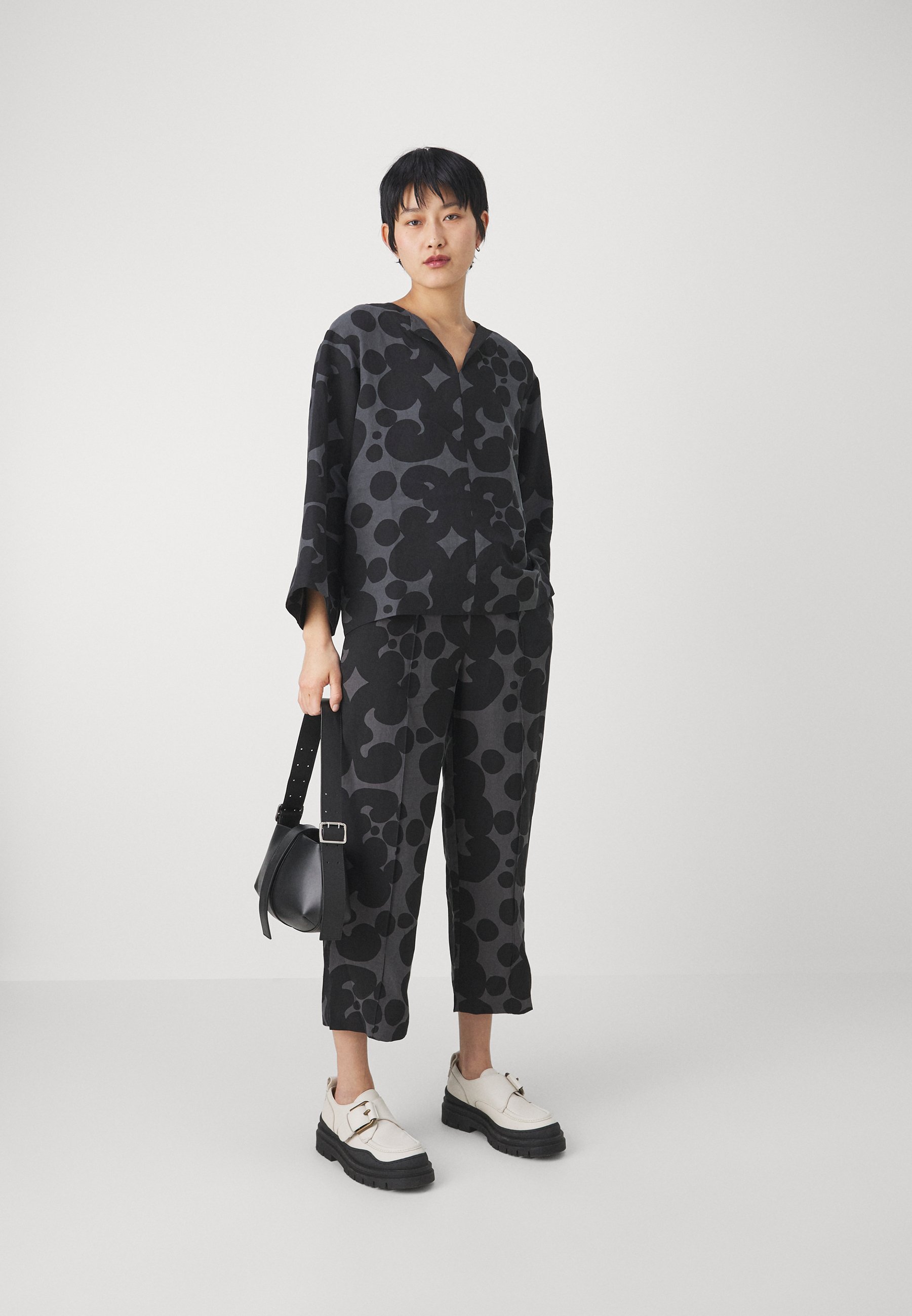 VALÖÖRI PIENI KEIDAS TROUSERS - Trousers