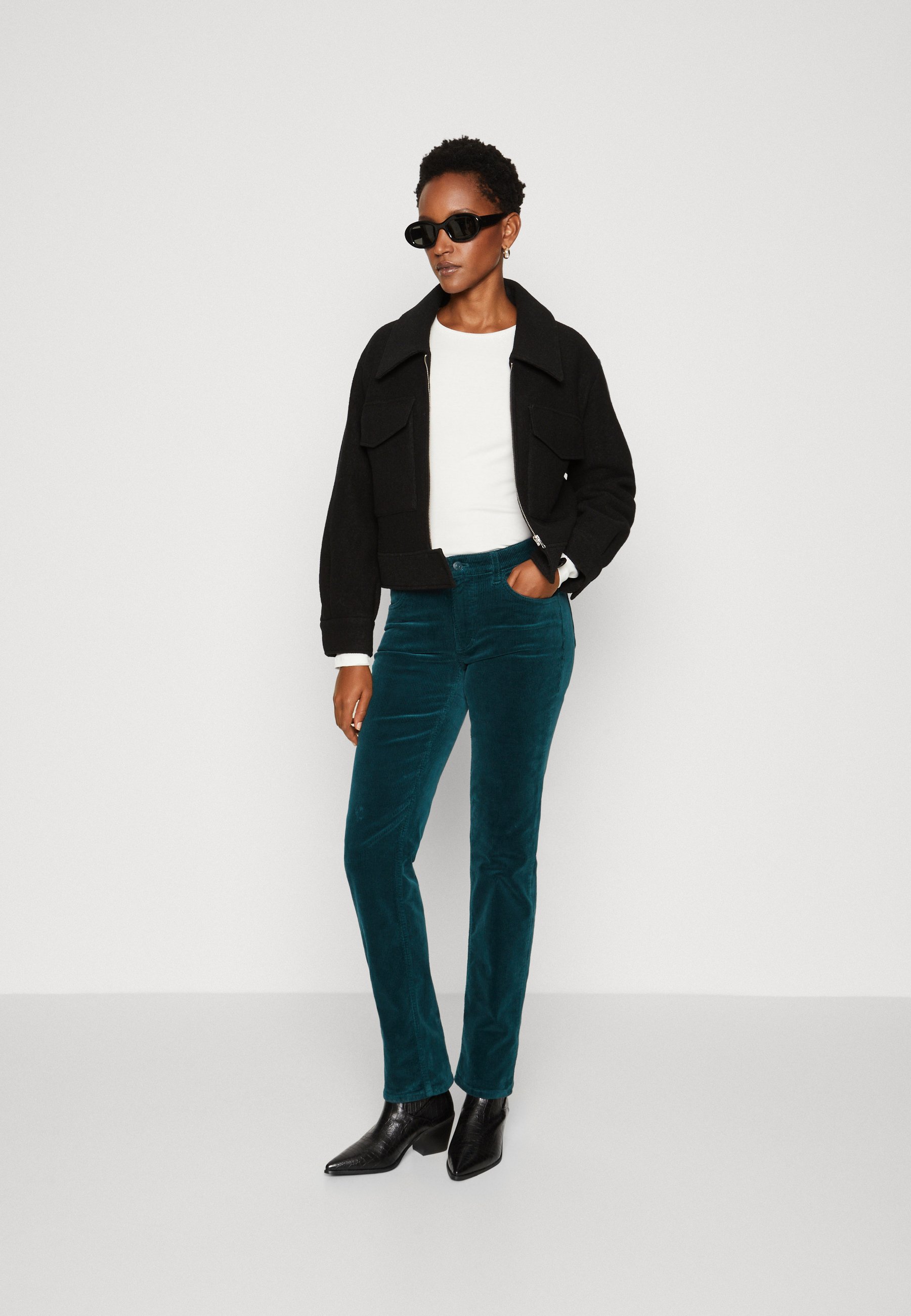 STRAIGHT- Trousers