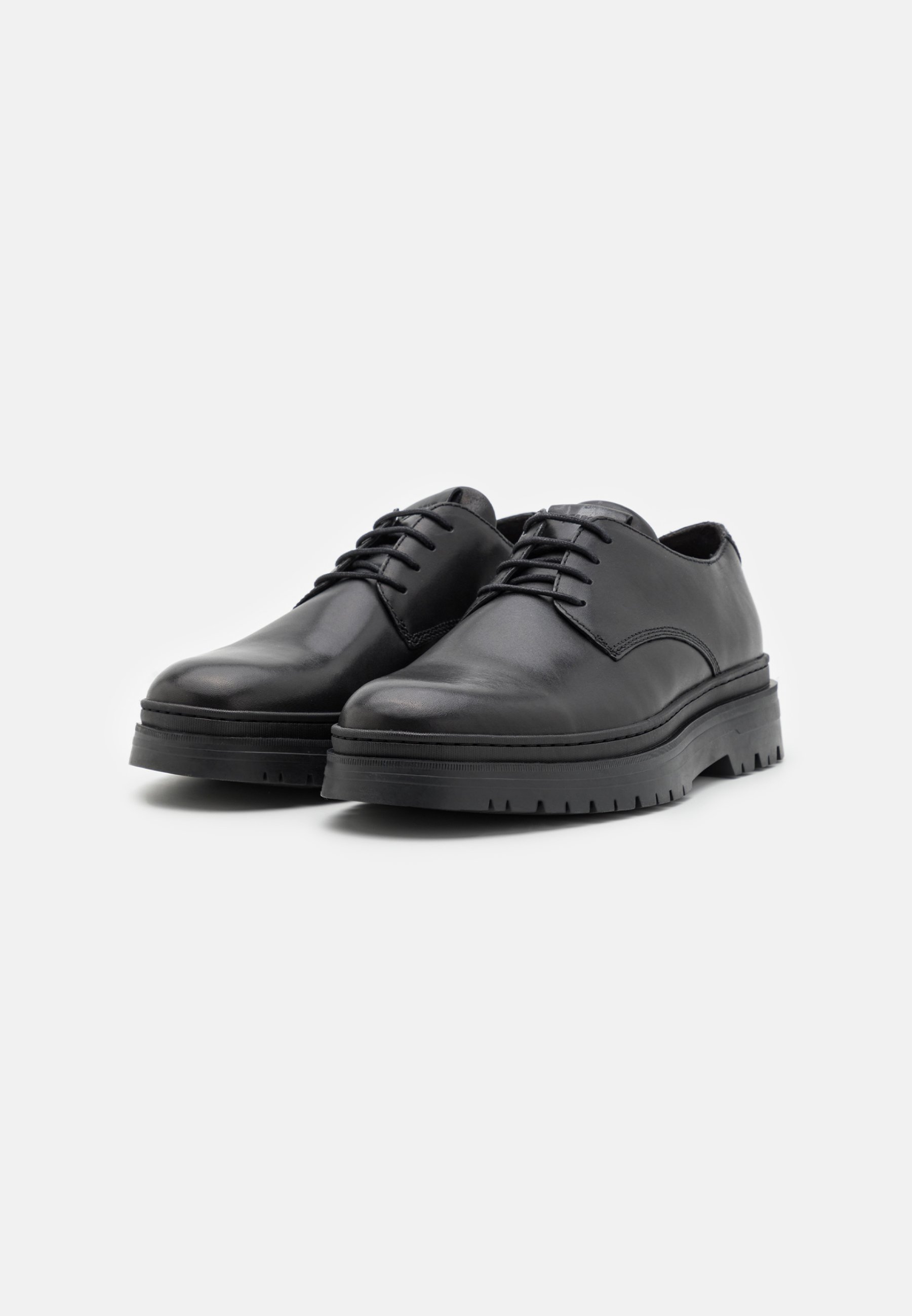 JAMES - Smart lace-ups