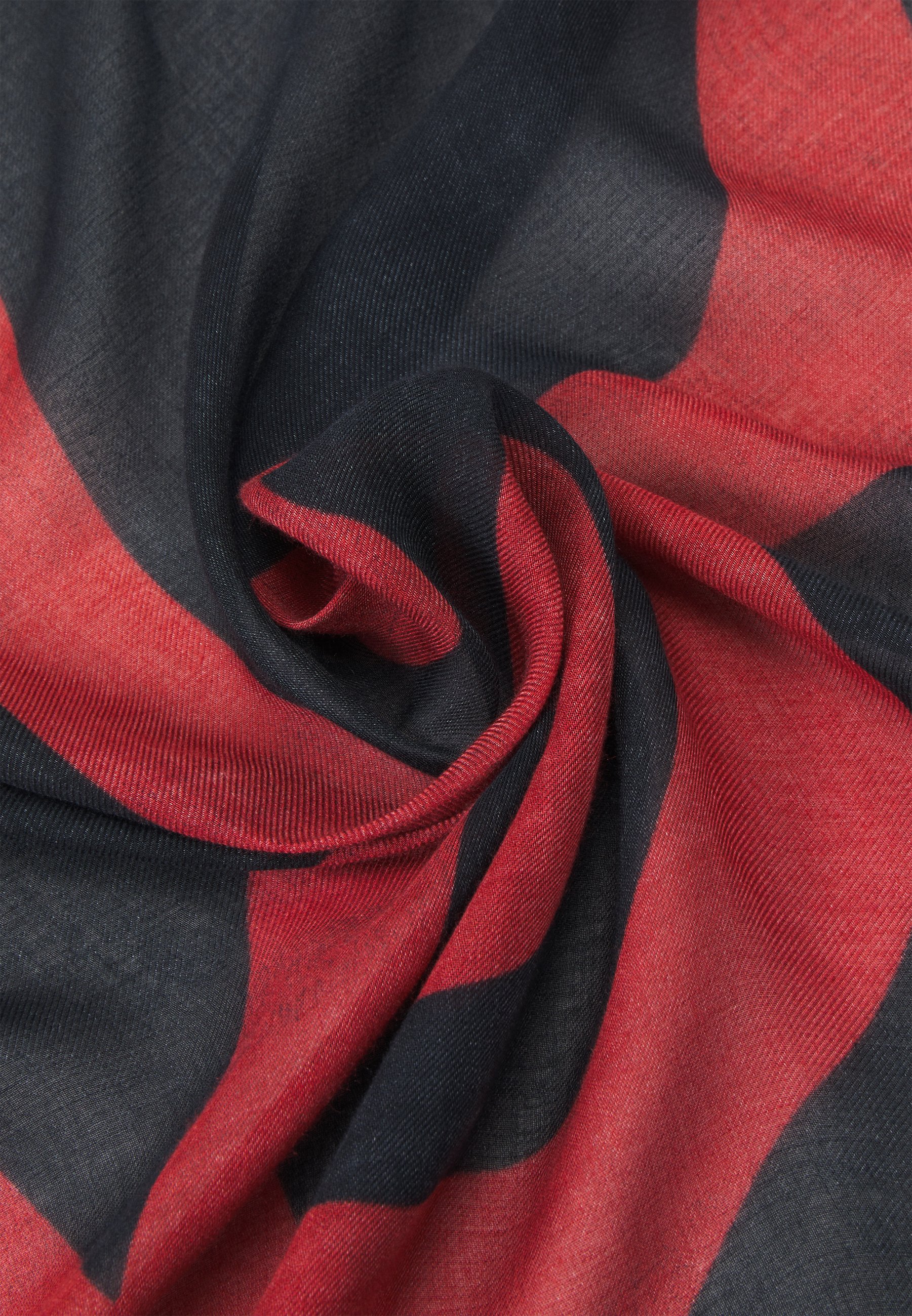 HEART SCARF - Scarf