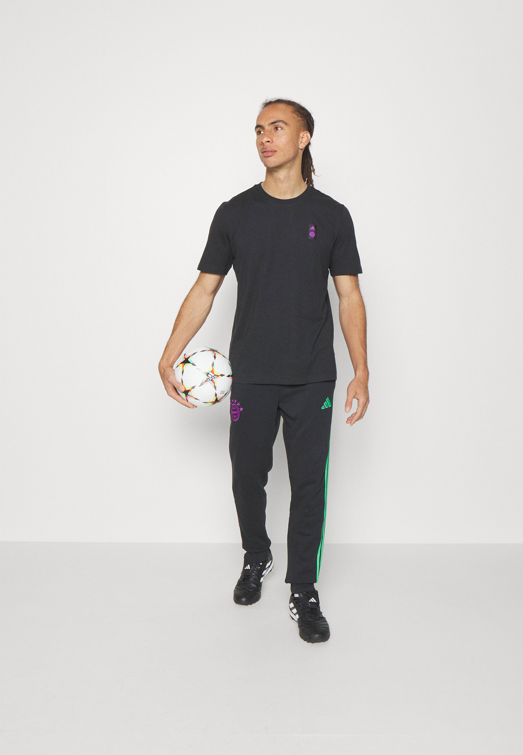 FC BAYERN MÜNCHEN DNA - Club wear