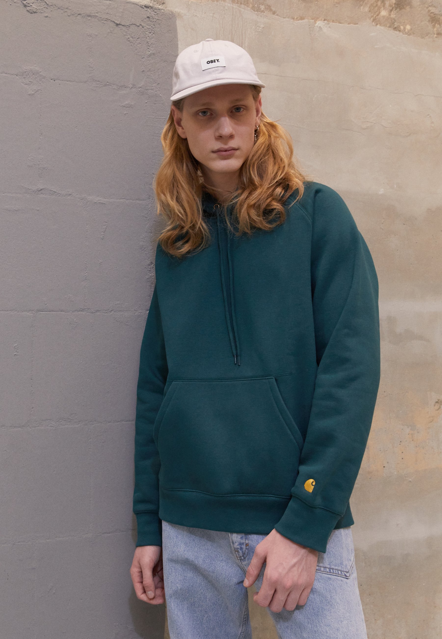 HOODED CHASE - Hoodie