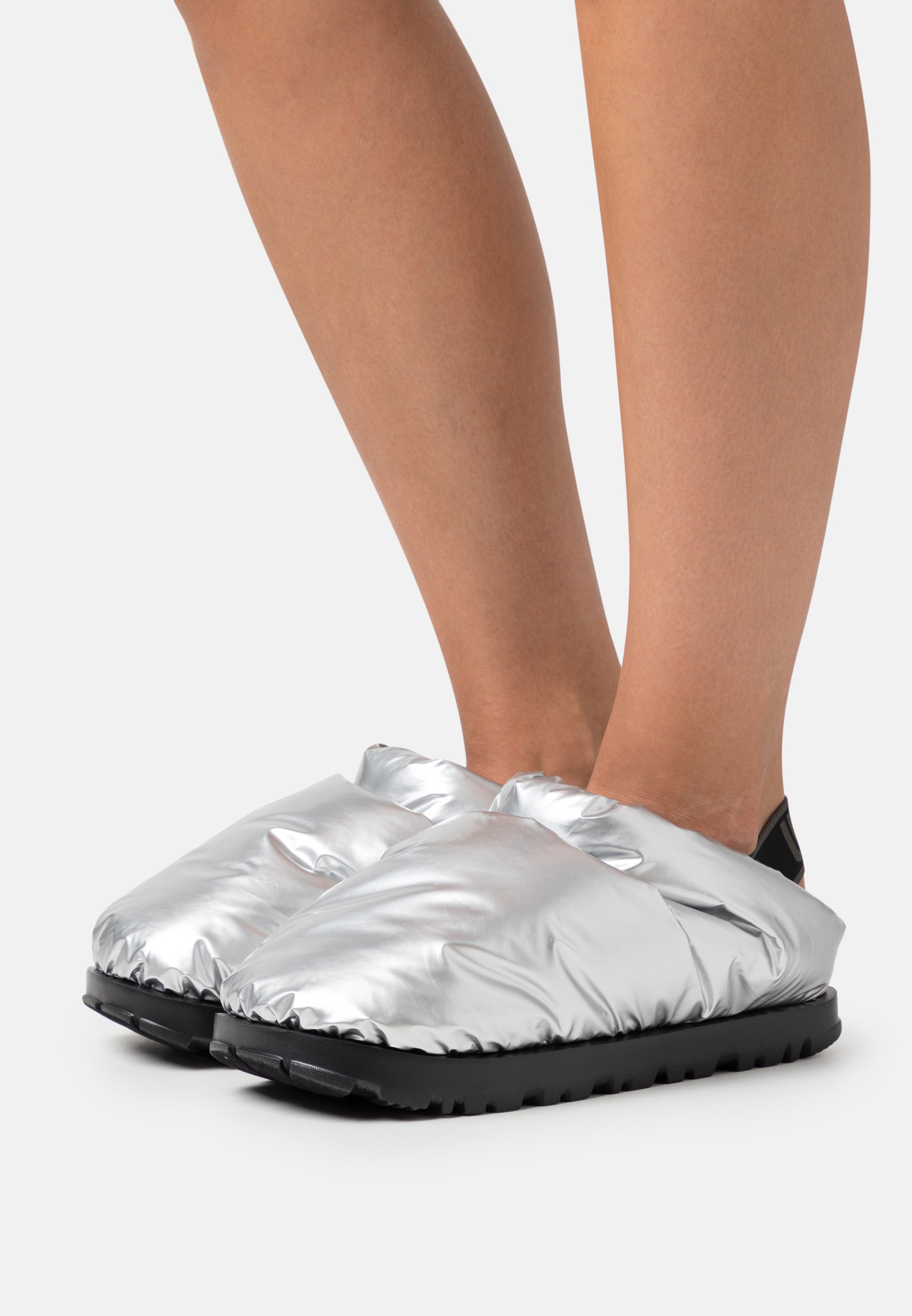 SPACESLIDER SLIPPER - Slippers