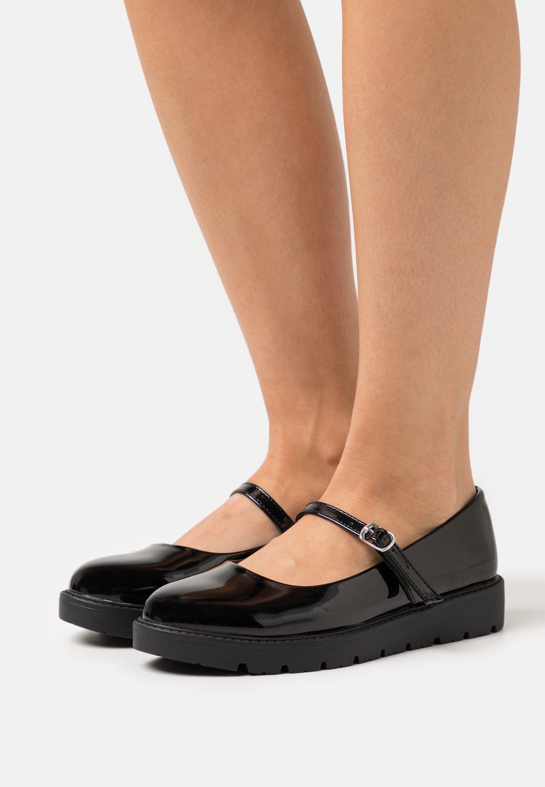 Ankle strap ballet pumps