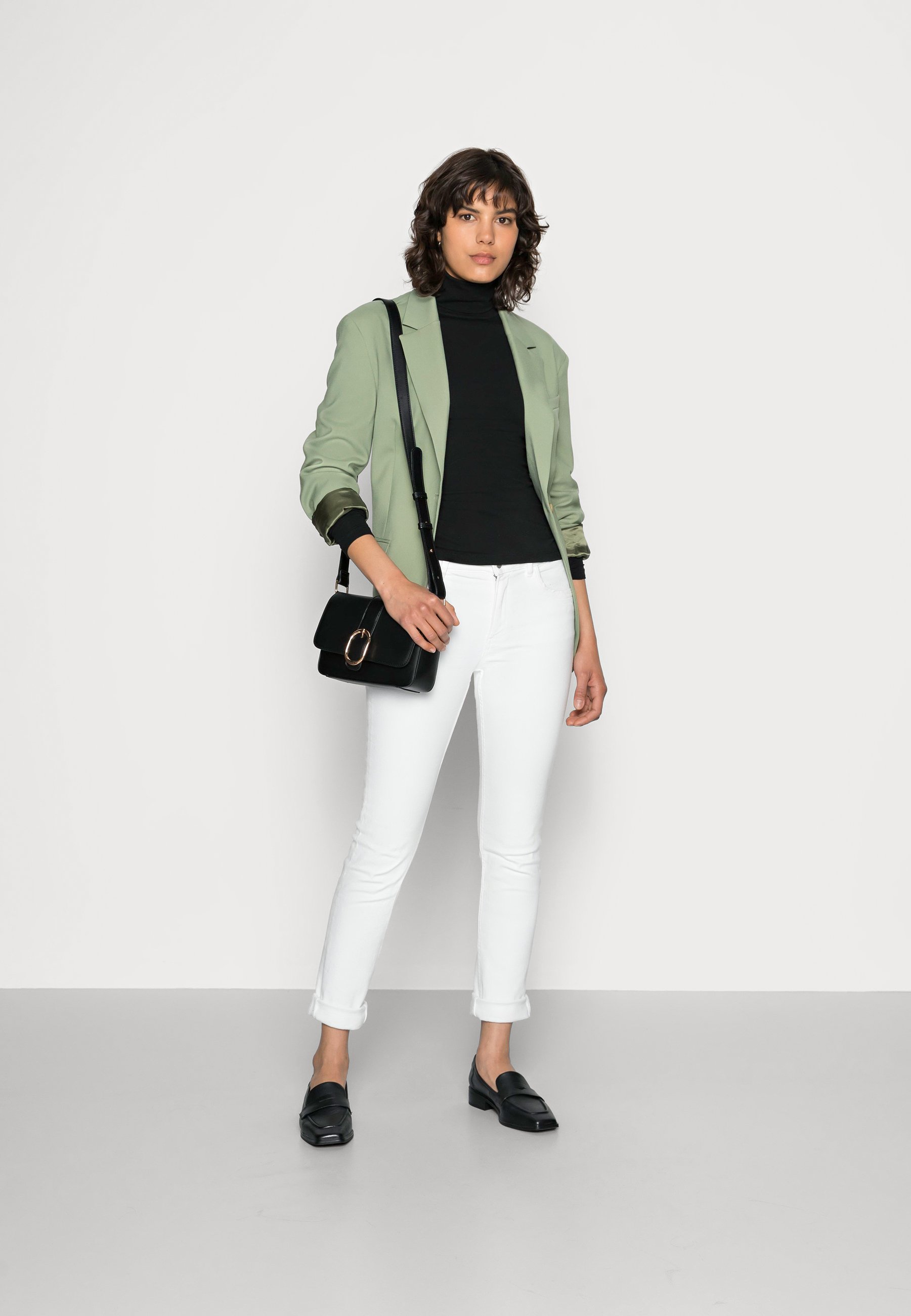 Long sleeved top