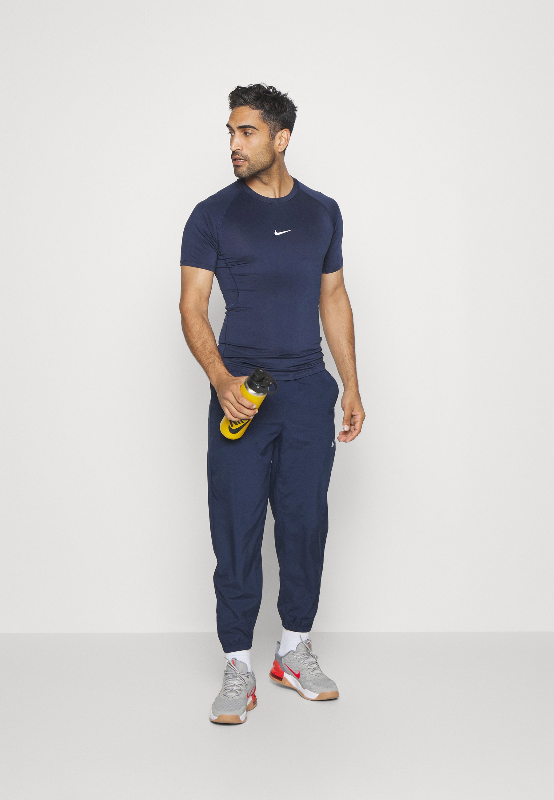 TIGHT - Sports T-shirt