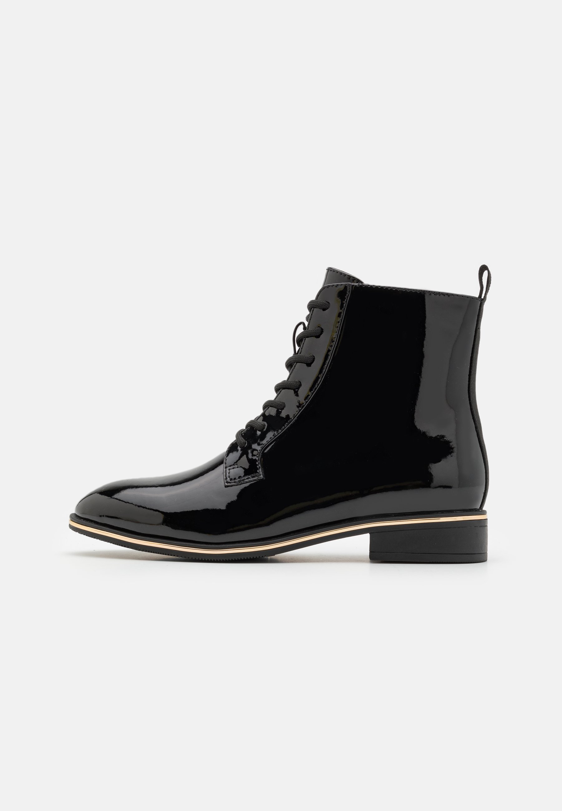 Lace-up ankle boots