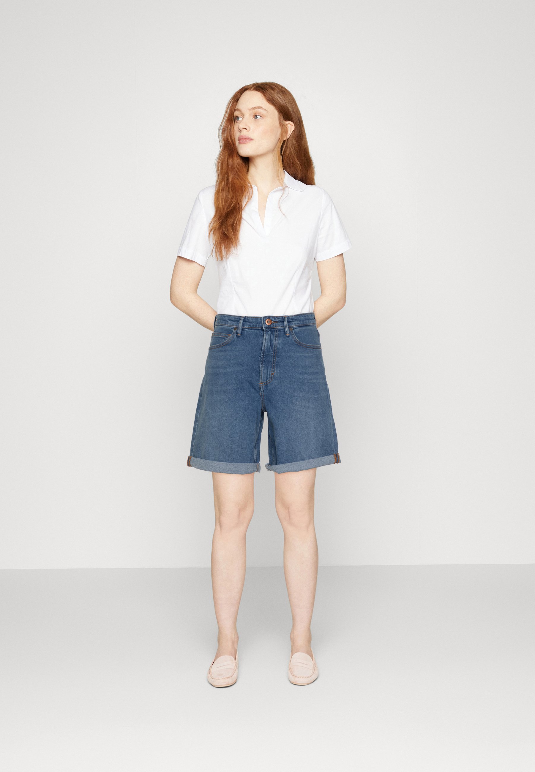 HIGH WAIST RELAXED FIT MID LENGTH TURN UP - Denim shorts