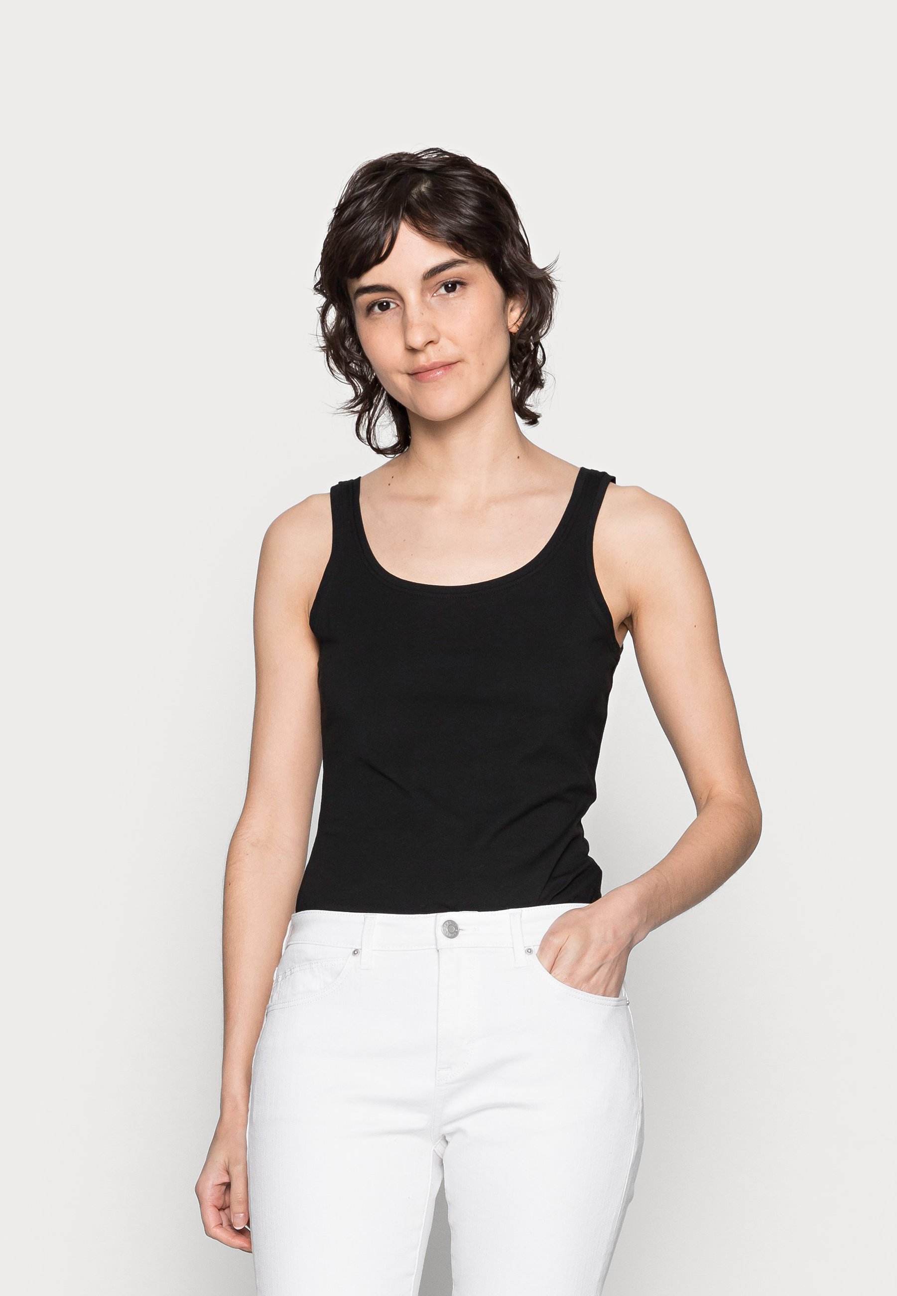 BASIC TANK 3er Pack - Top