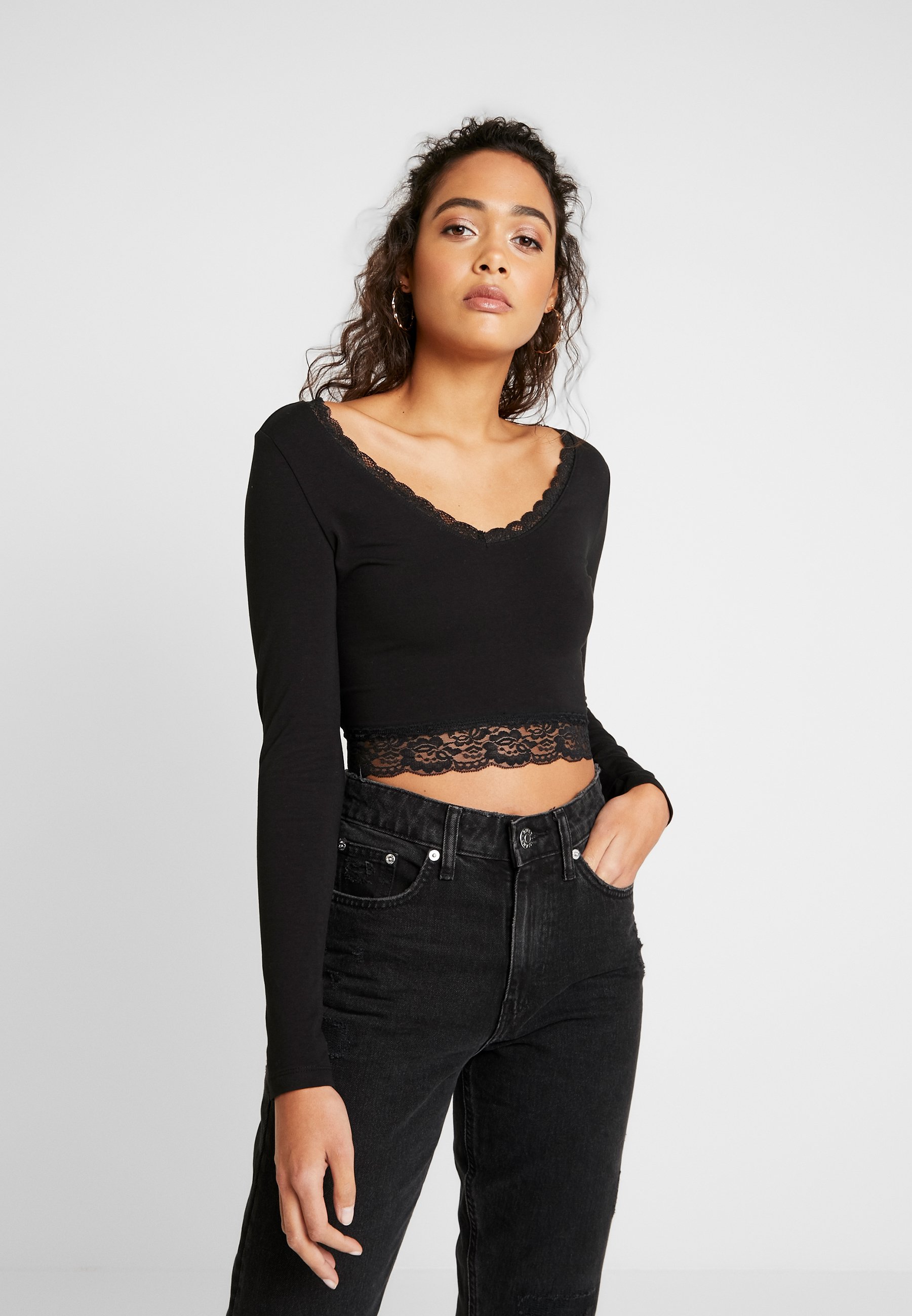 Long sleeved top