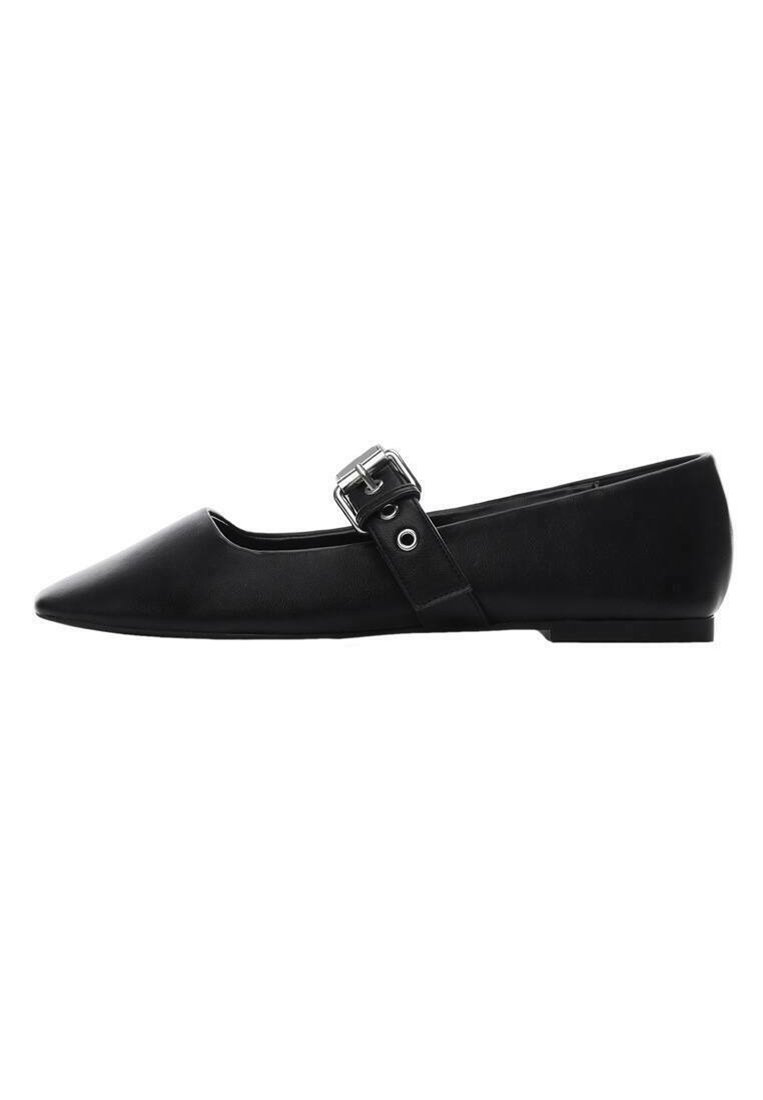 Ankle strap ballet pumps