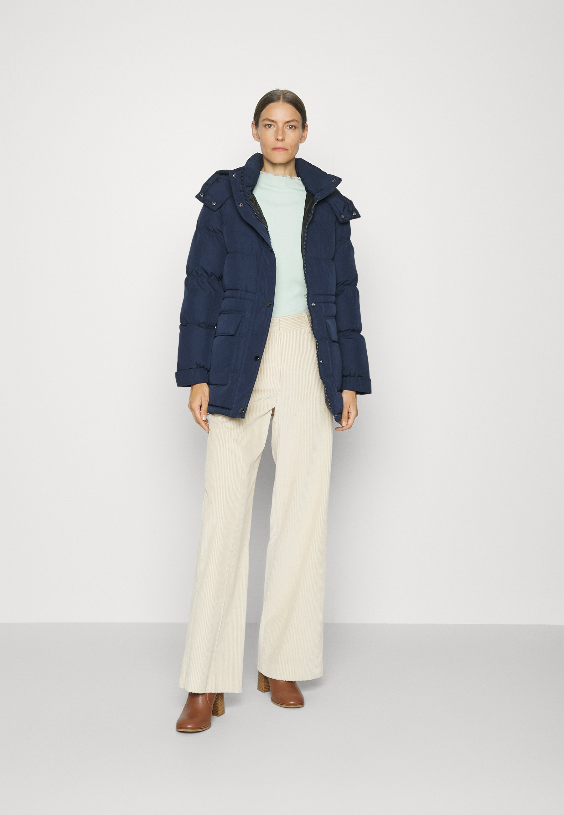 LONG LINE HEAVY WEIGHT PUFFER WITH ENHANCED WAIST - Winter coat