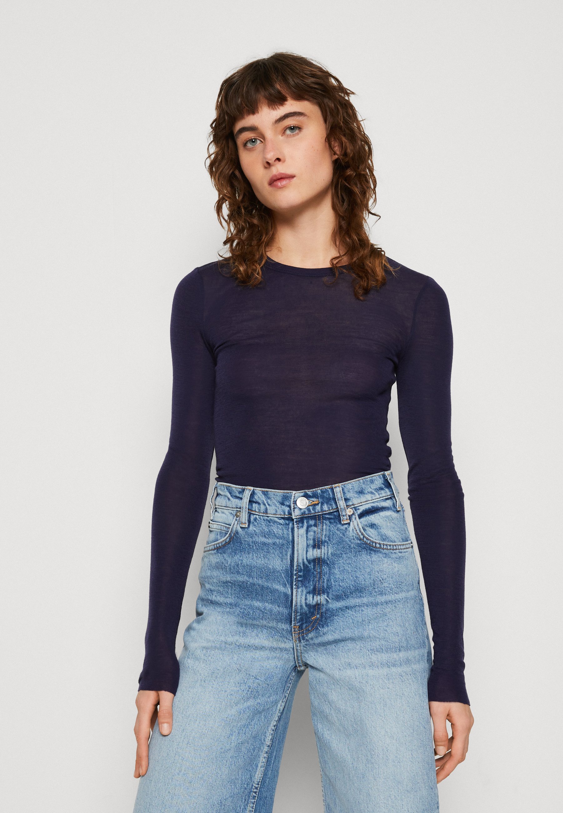 Long sleeved top