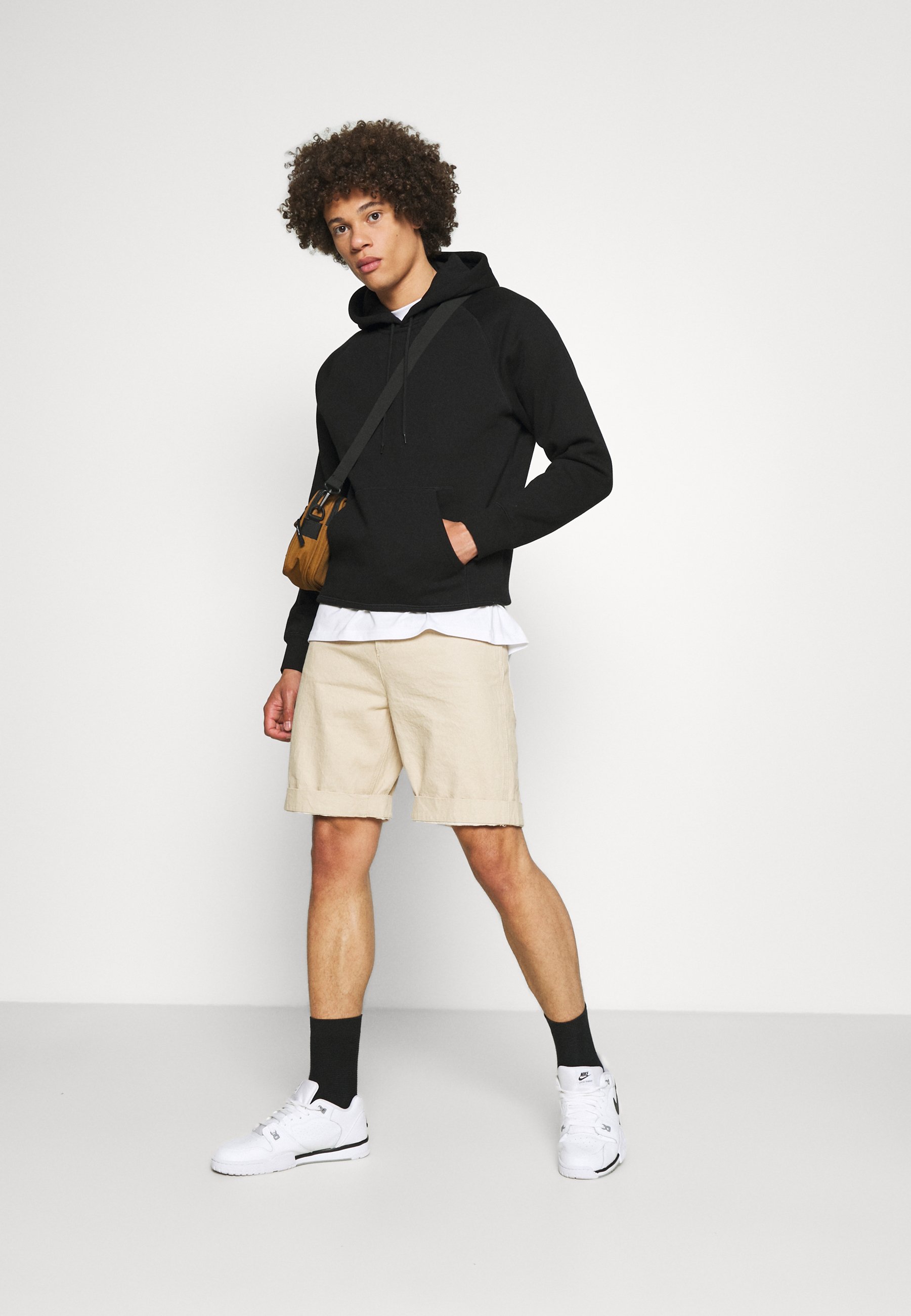 HOODED CHASE - Hoodie