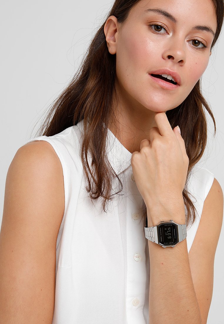 RETRO- Digital watch