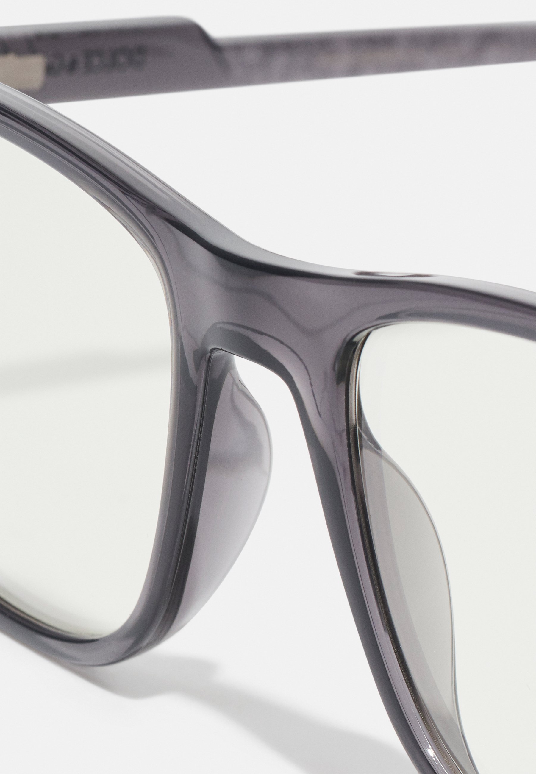 Blue light glasses
