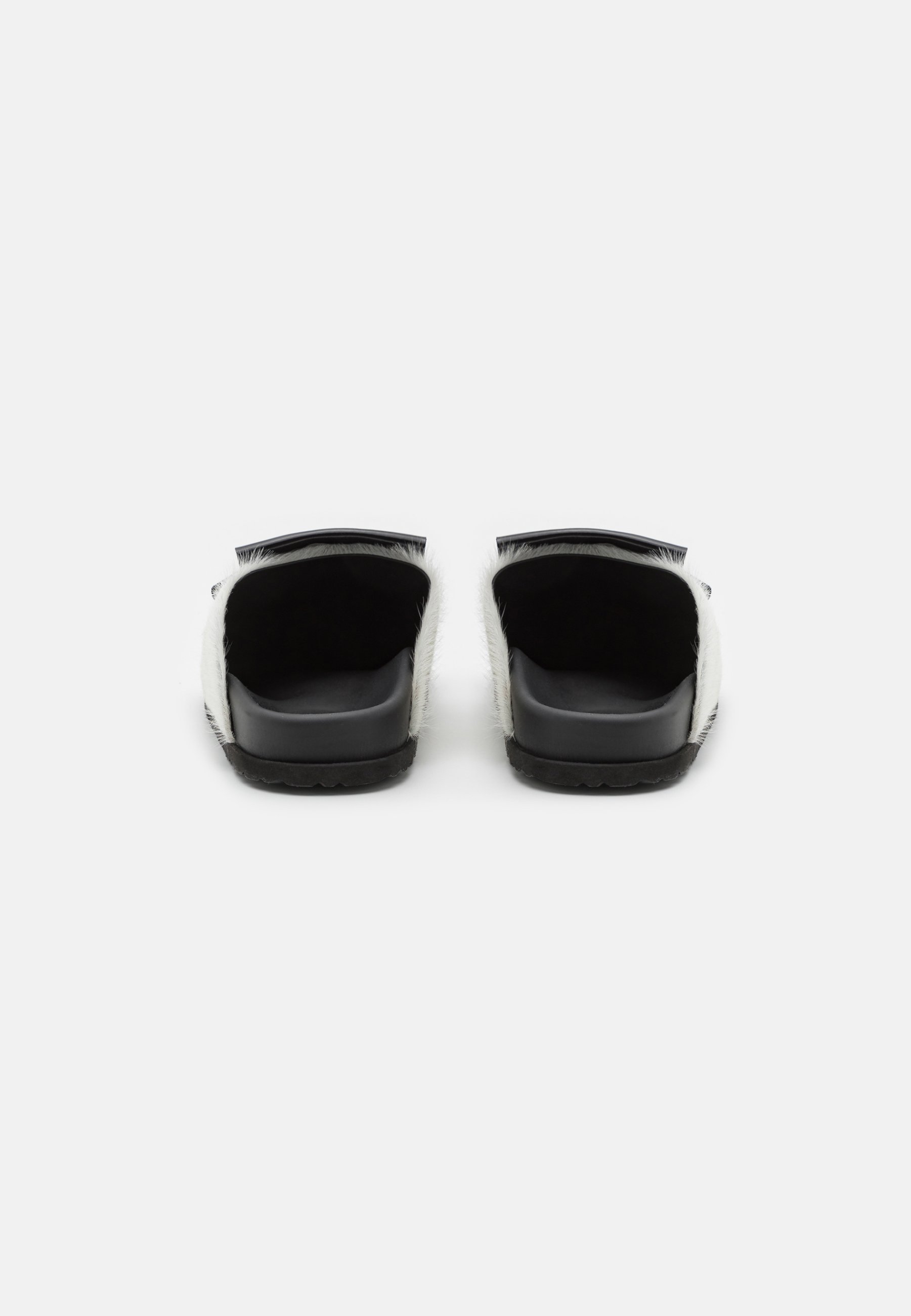 SLIPPERS - Mules