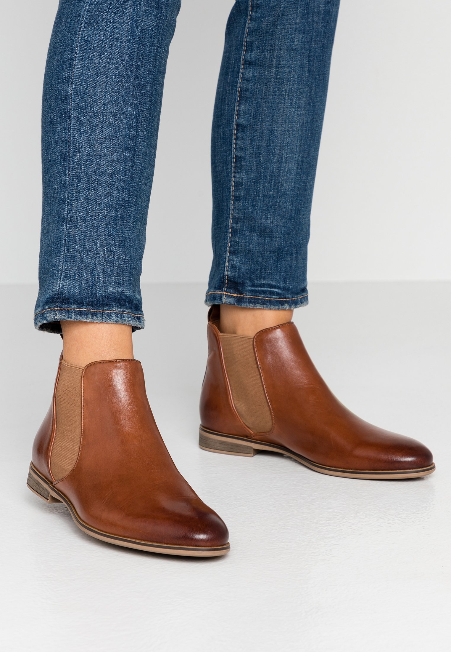 LEATHER- Ankle boots