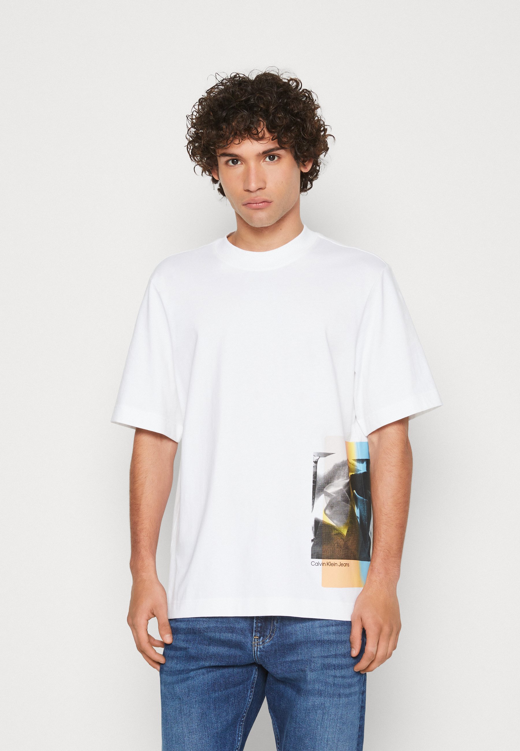 MULTI LAYERED- Print T-shirt