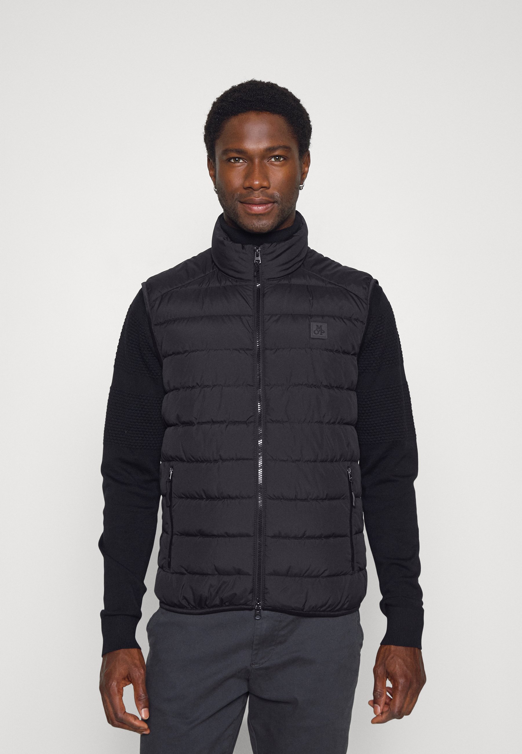 VEST REGULAR FIT STAND UP COLLAR - Waistcoat