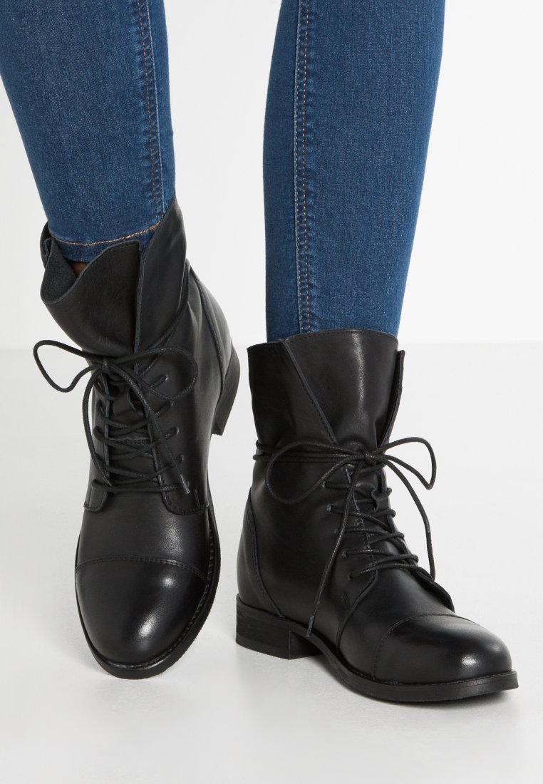 Lace-up ankle boots
