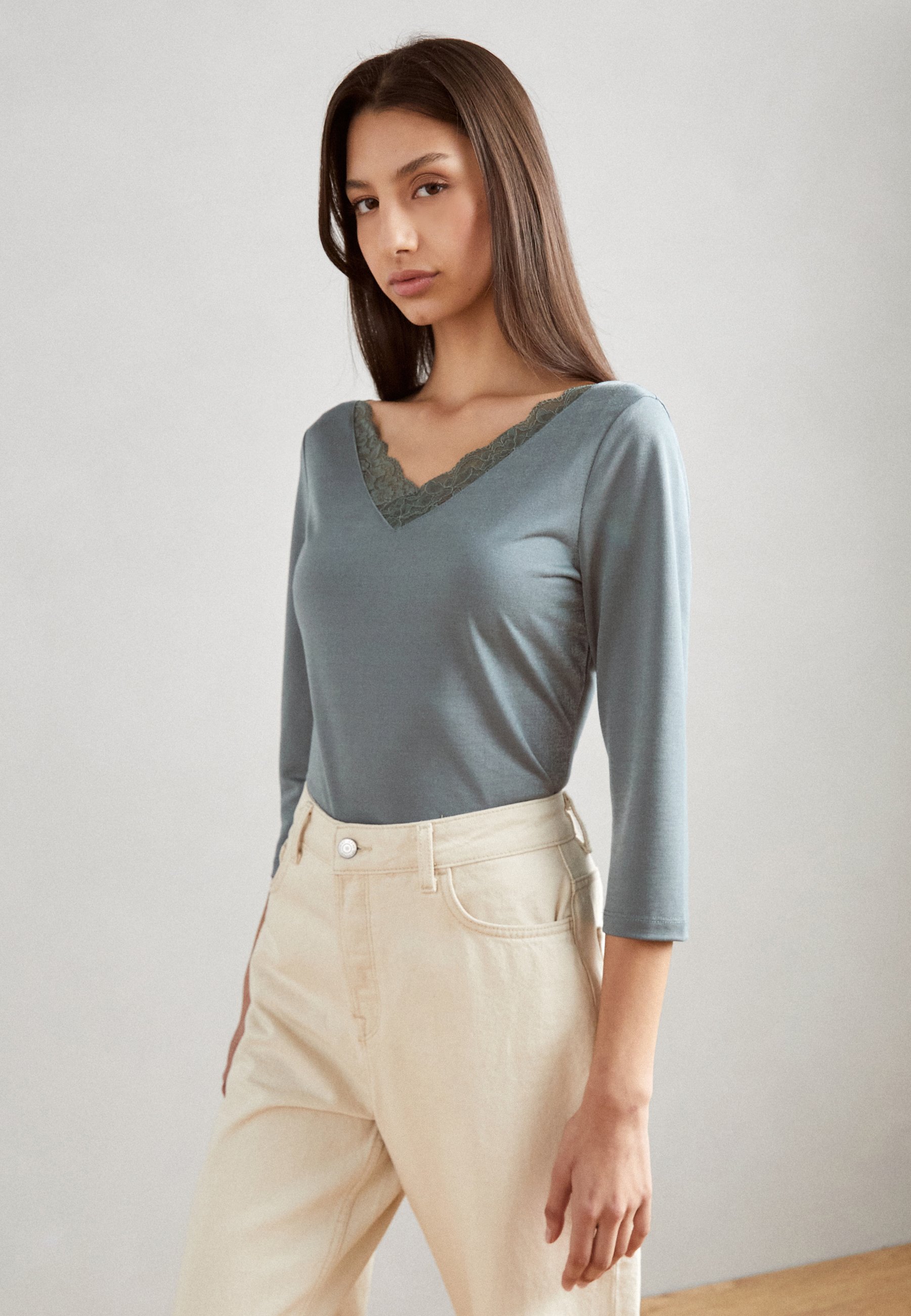 Long sleeved top