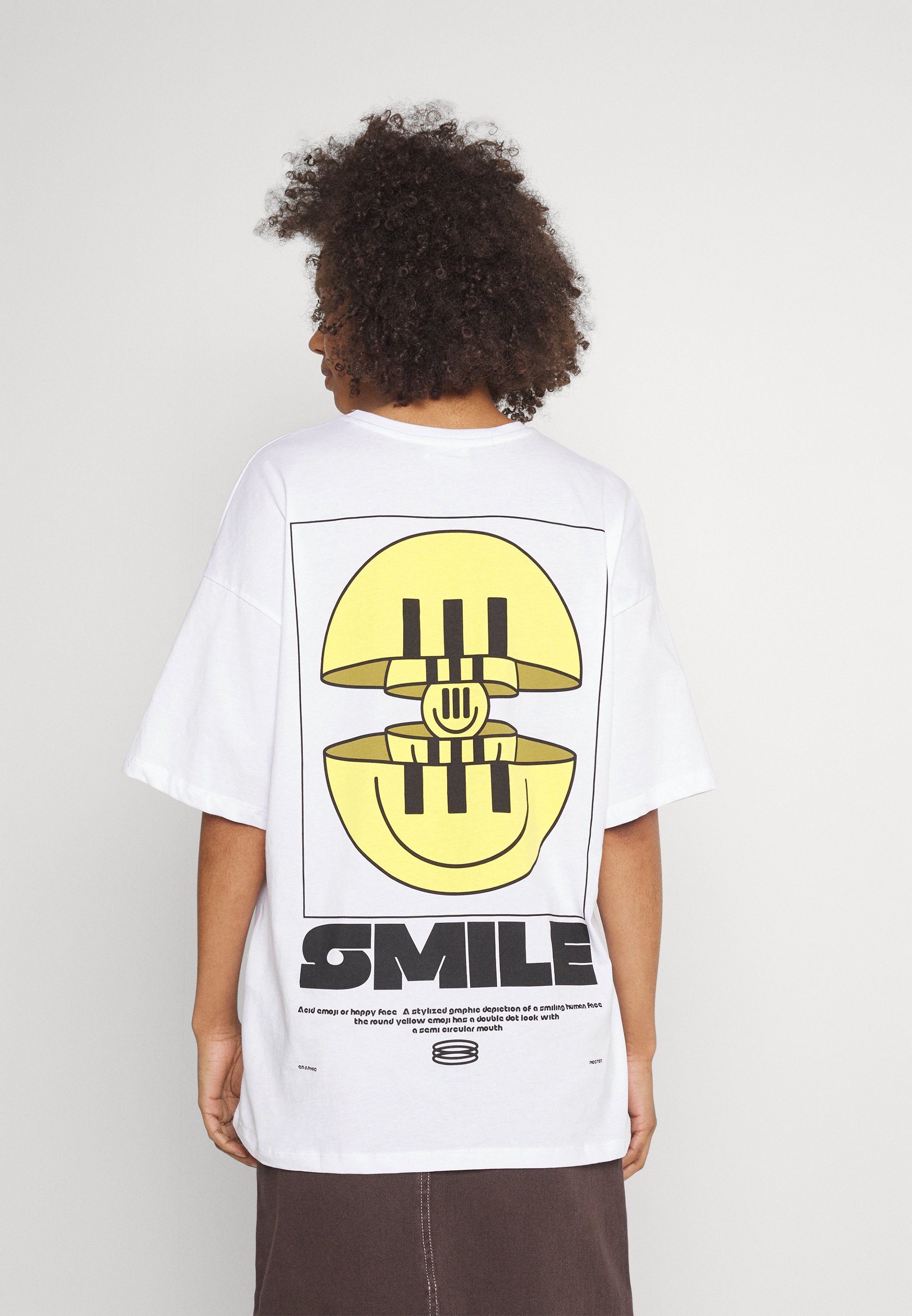 CUT SMILE - Print T-shirt