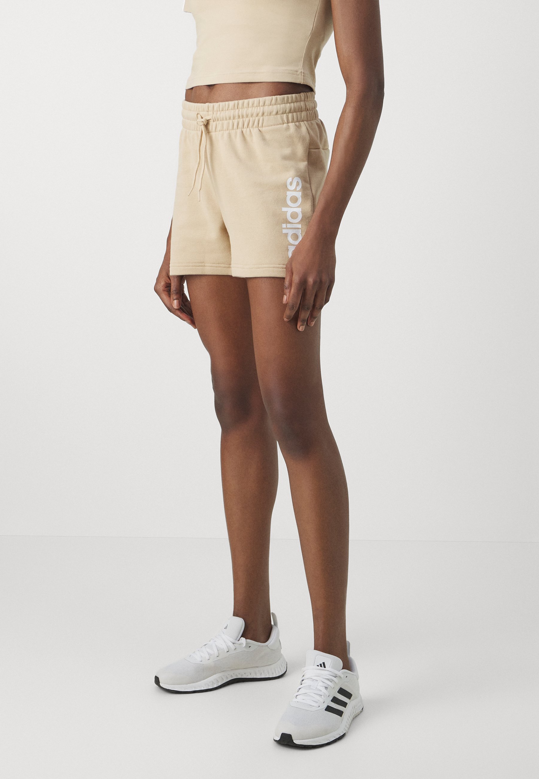ESSENTIALS LINEAR - Sports shorts