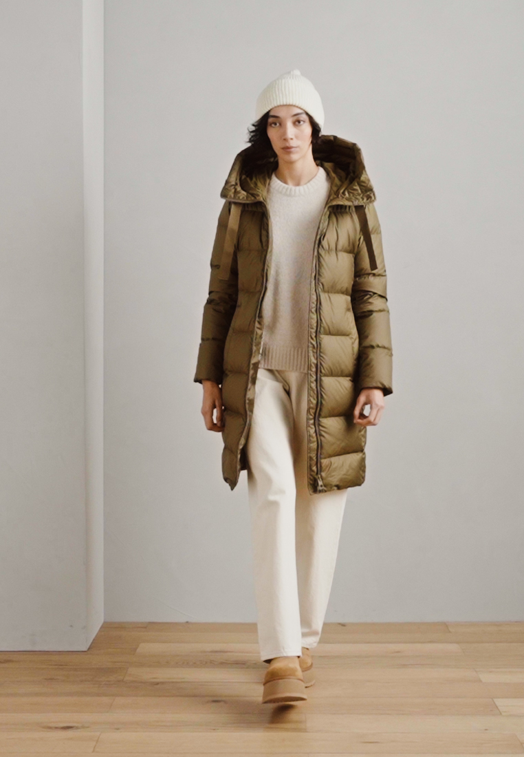 FIXED HOOD WELT POCKETS LOGO TAPES - Down coat