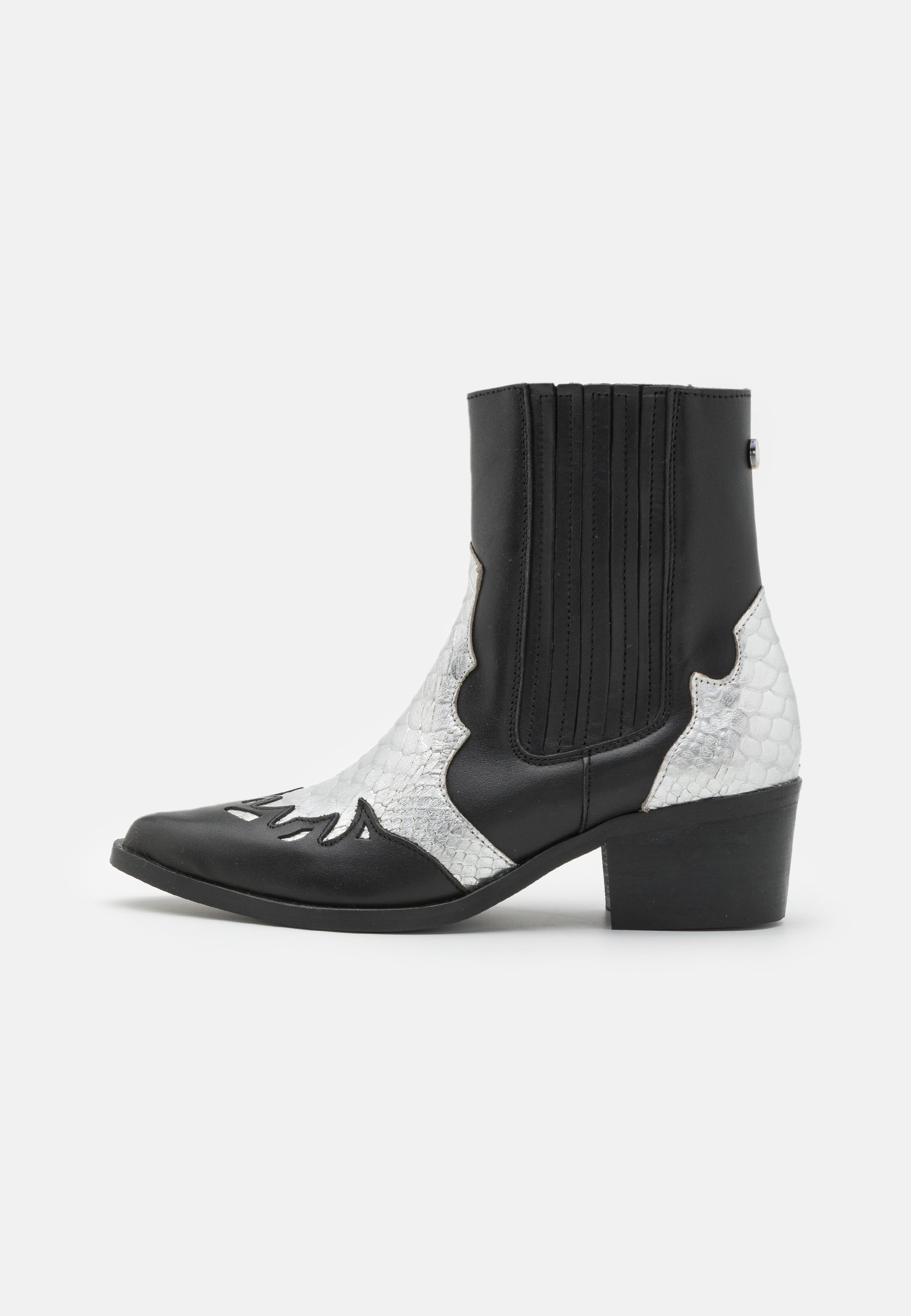 SELENA - Cowboy/biker ankle boot