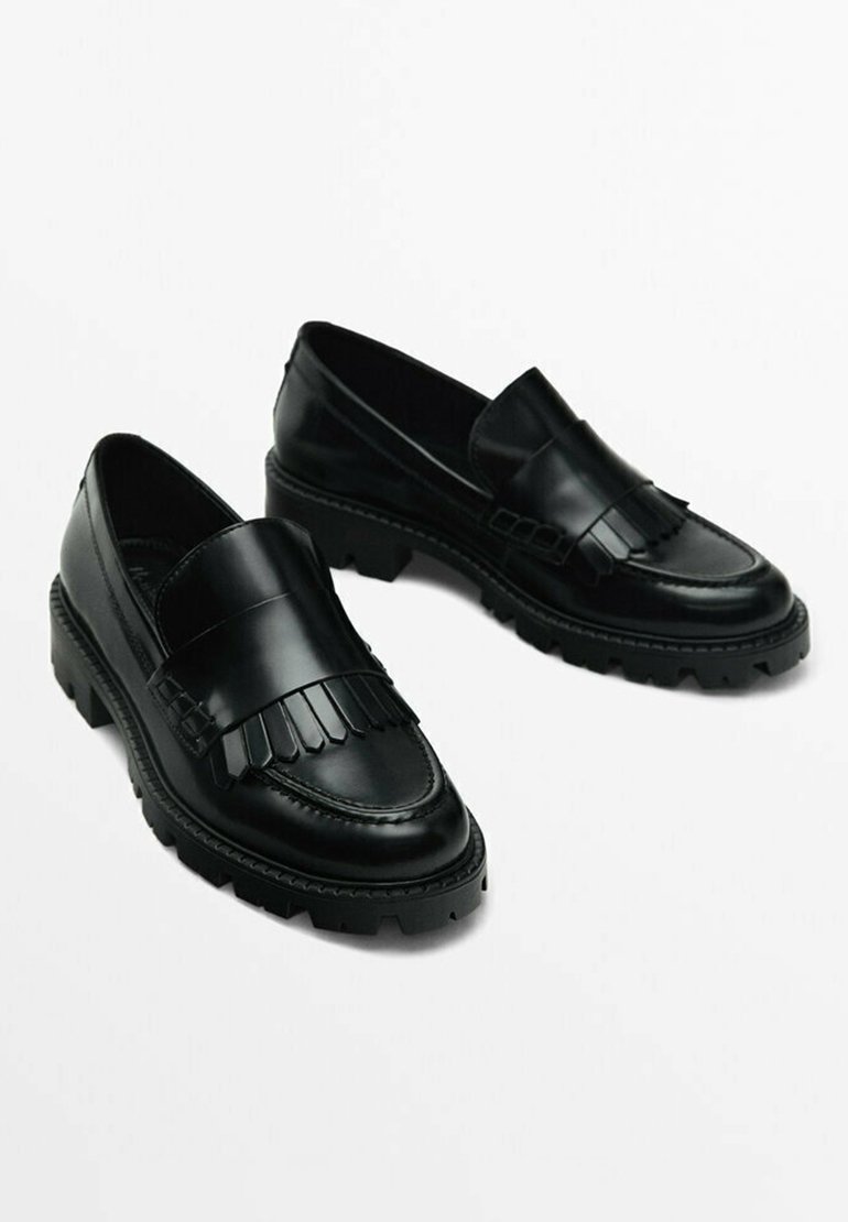 TRACK - Moccasins