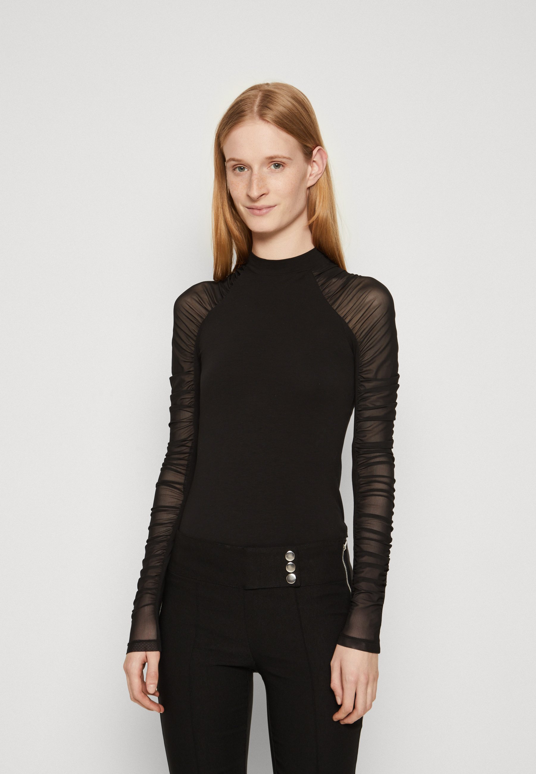 Long sleeved top