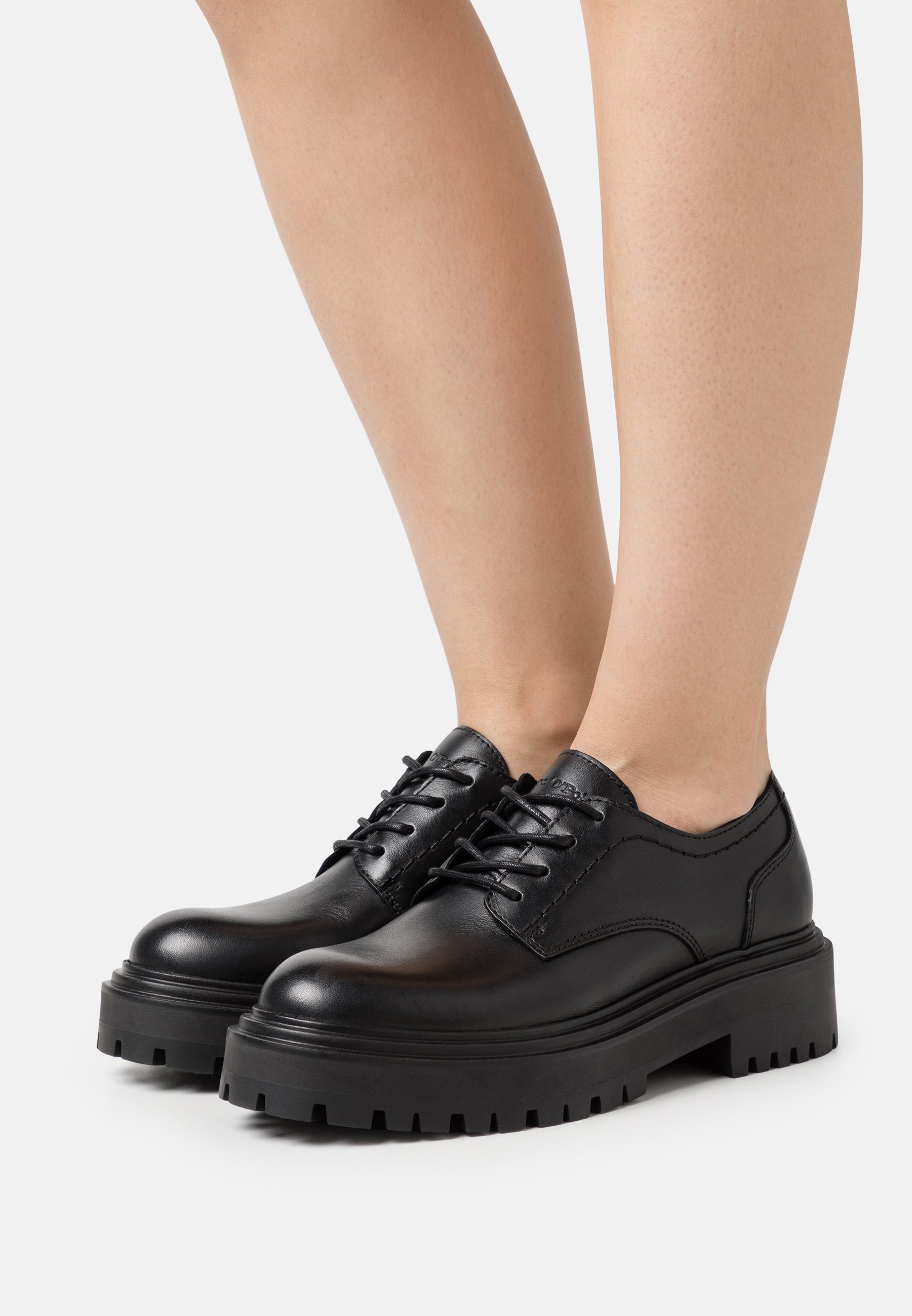 ELIN- Lace-ups