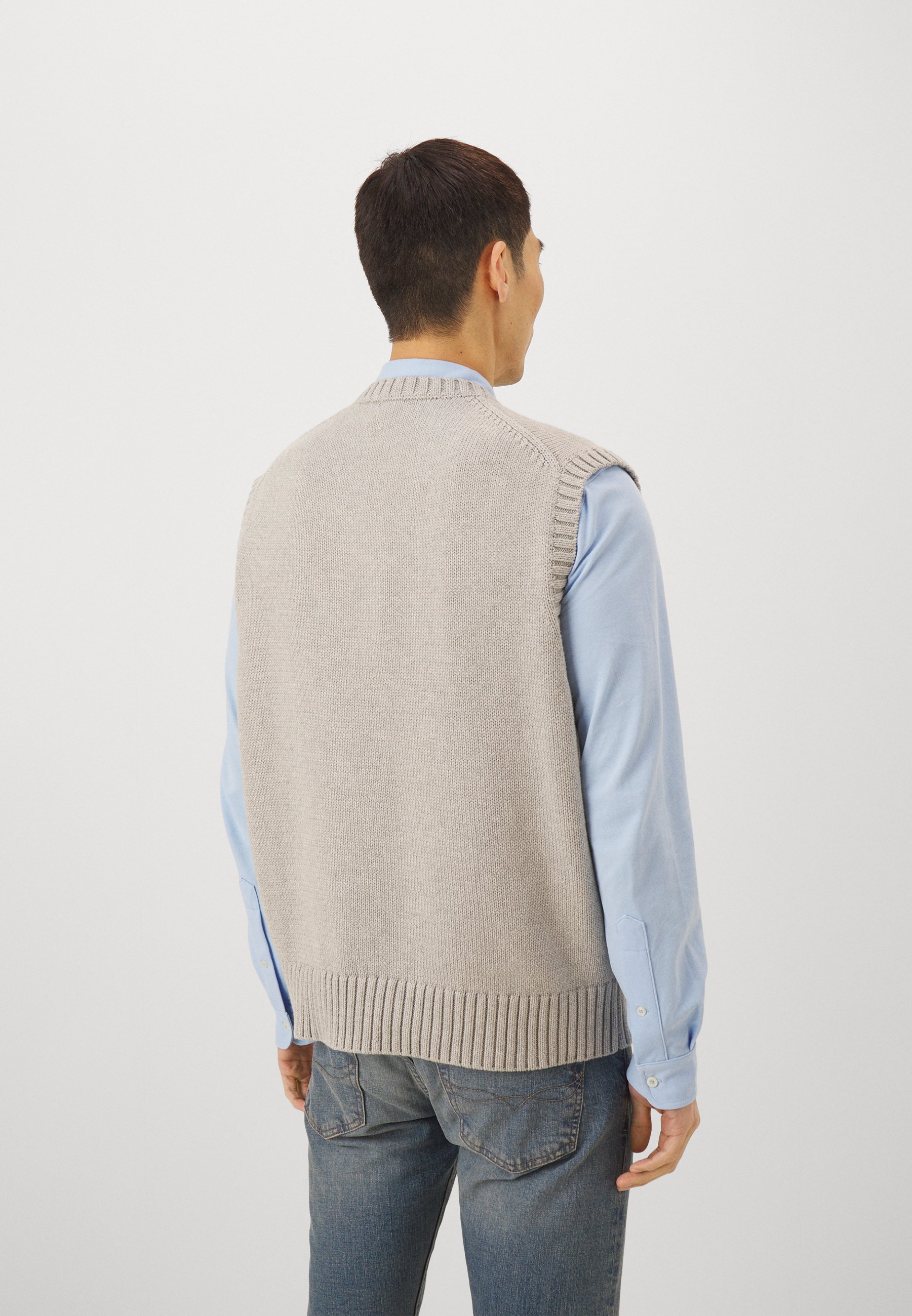 SLEEVELESS VEST - Jumper