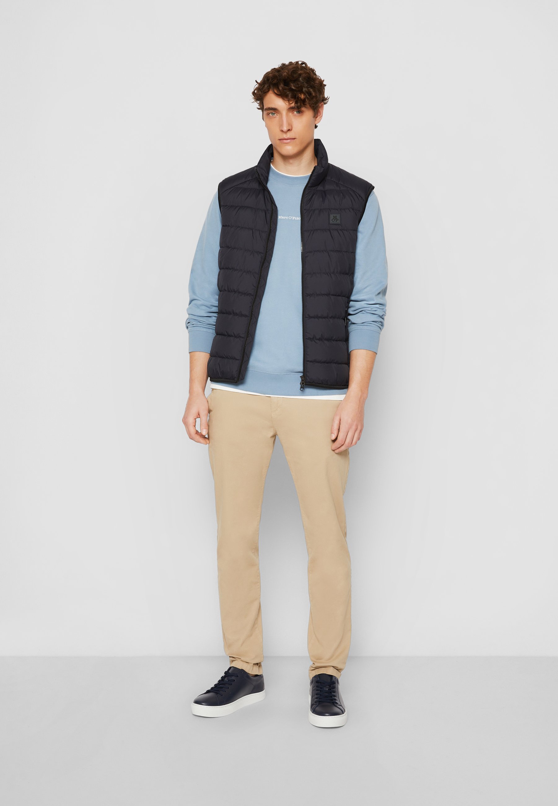 VEST REGULAR FIT STAND UP COLLAR - Waistcoat