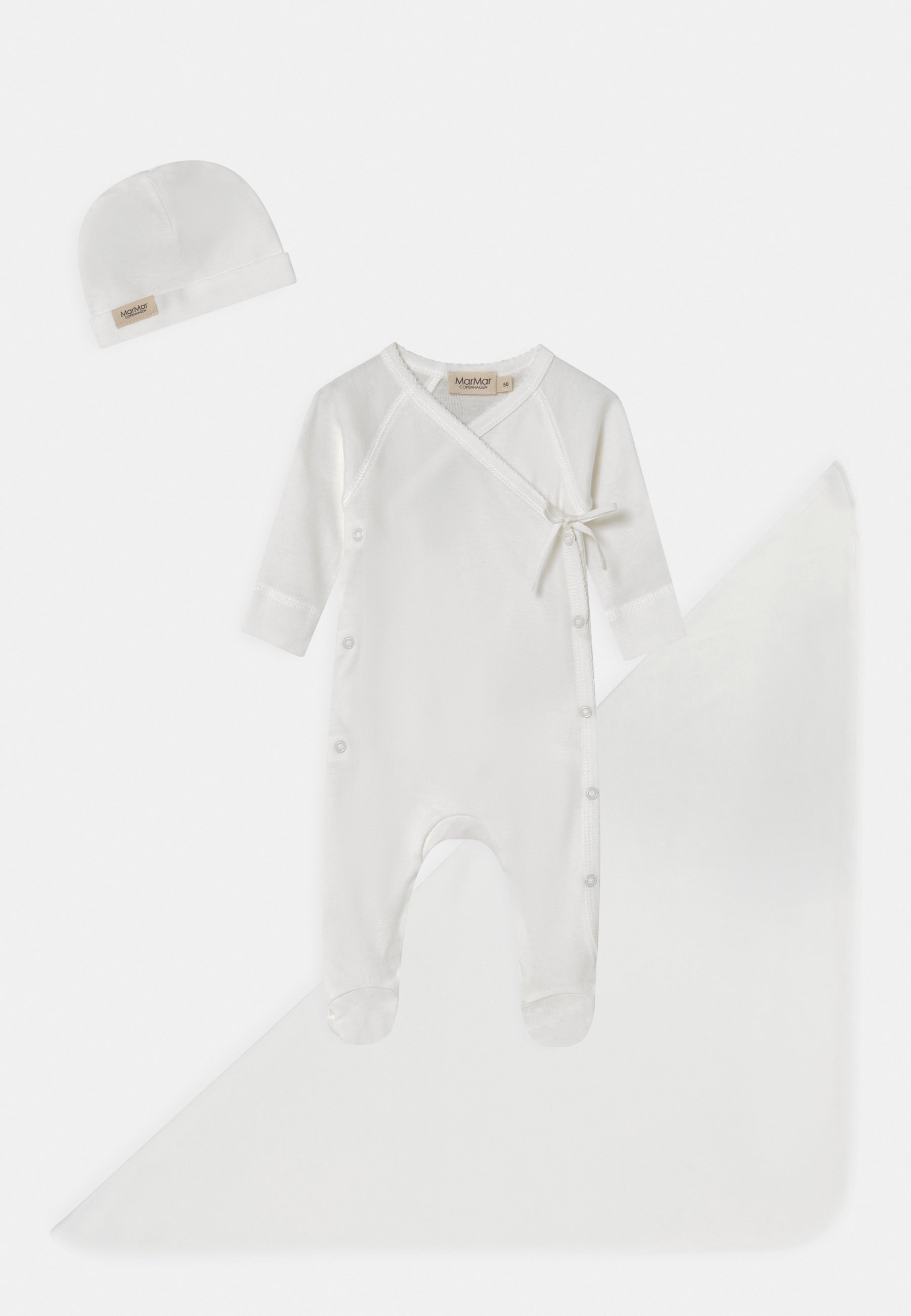 NEW BORN GIFT BOX SET UNISEX - Sleep suit