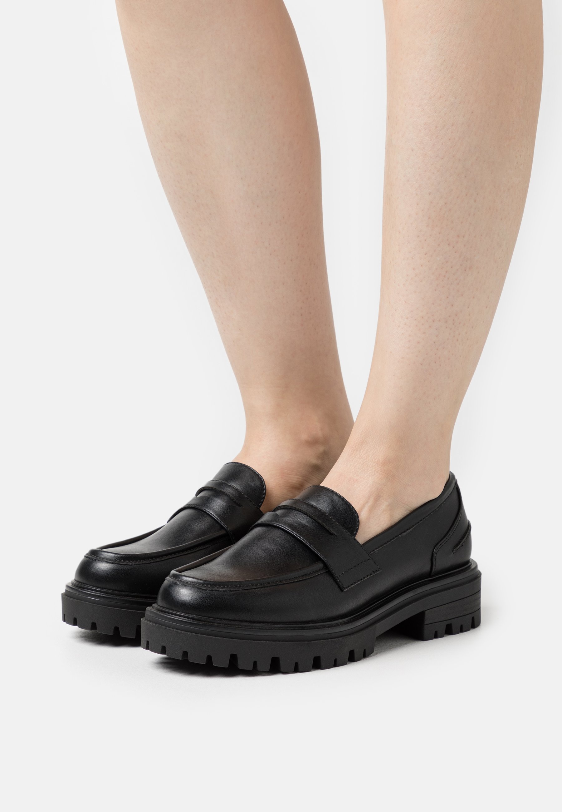 ONLINE EXCLUSIVE - Slip-ons