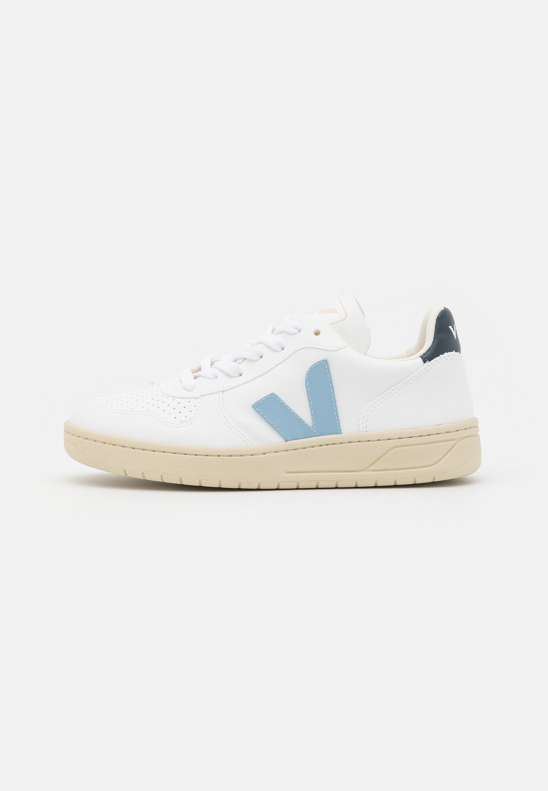 V-10 - Trainers