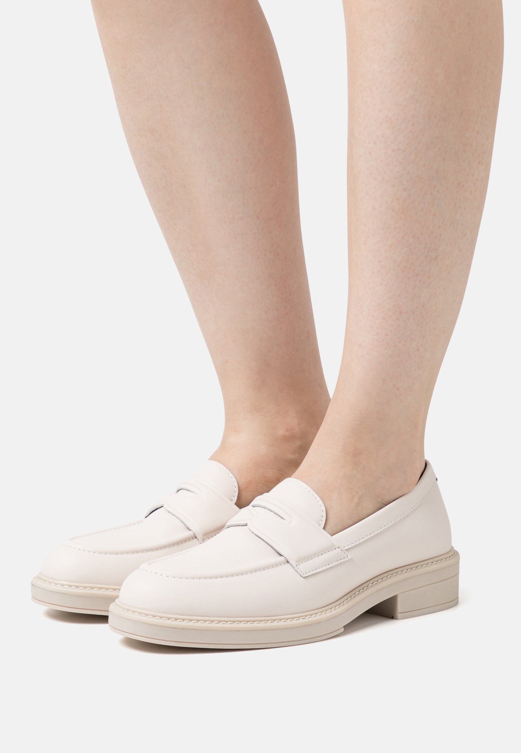 VANITY - Slip-ons