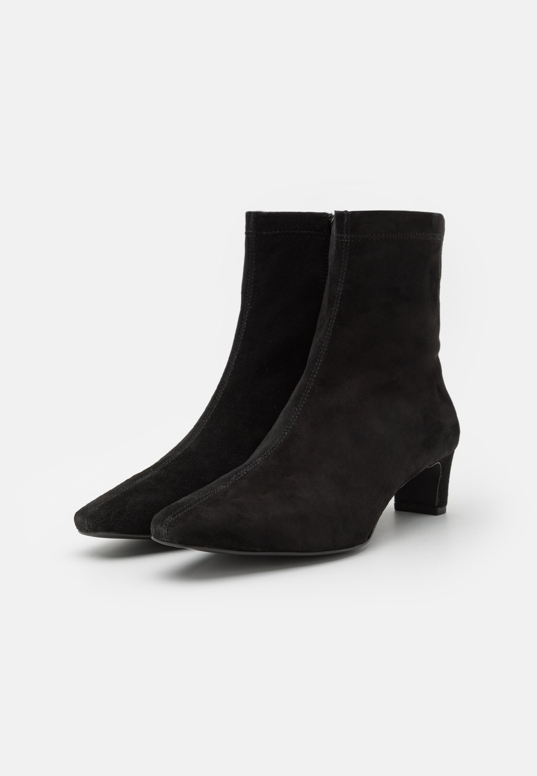 LEATHER- Classic ankle boots
