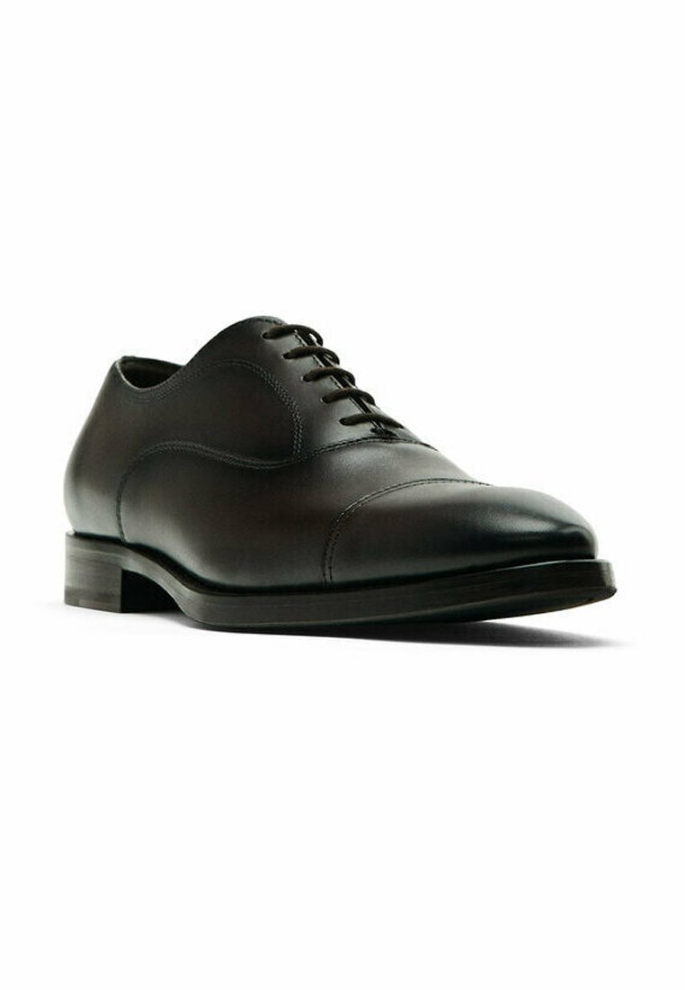 Smart lace-ups