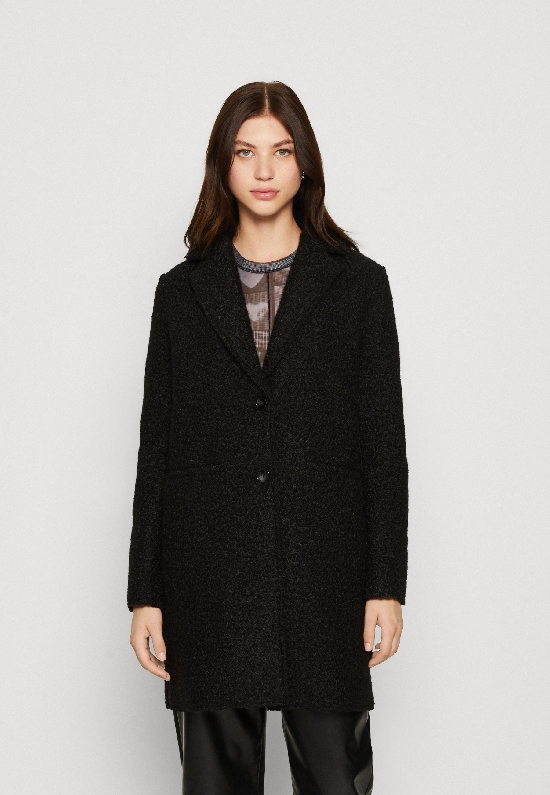 Short coat