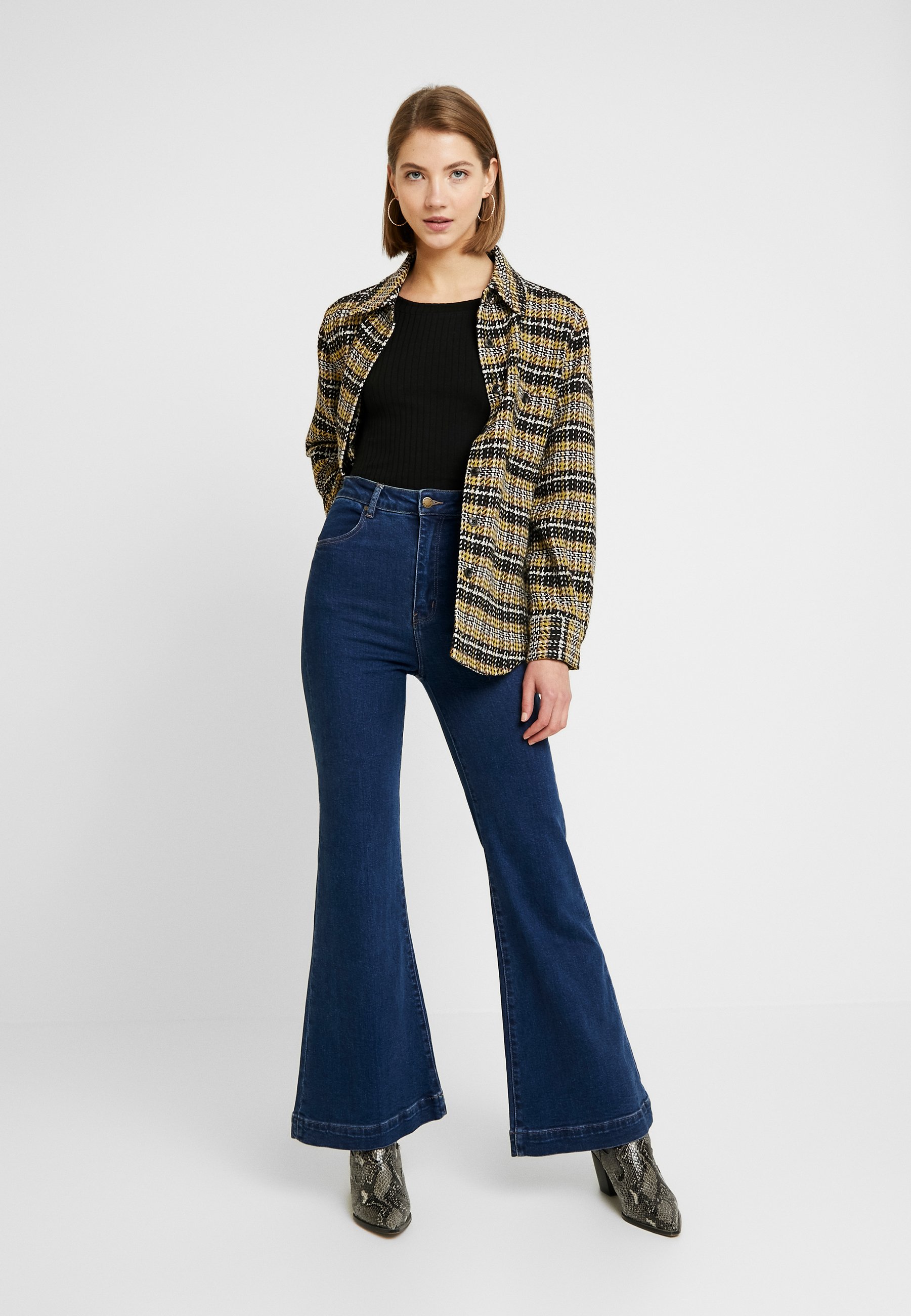 Long sleeved top