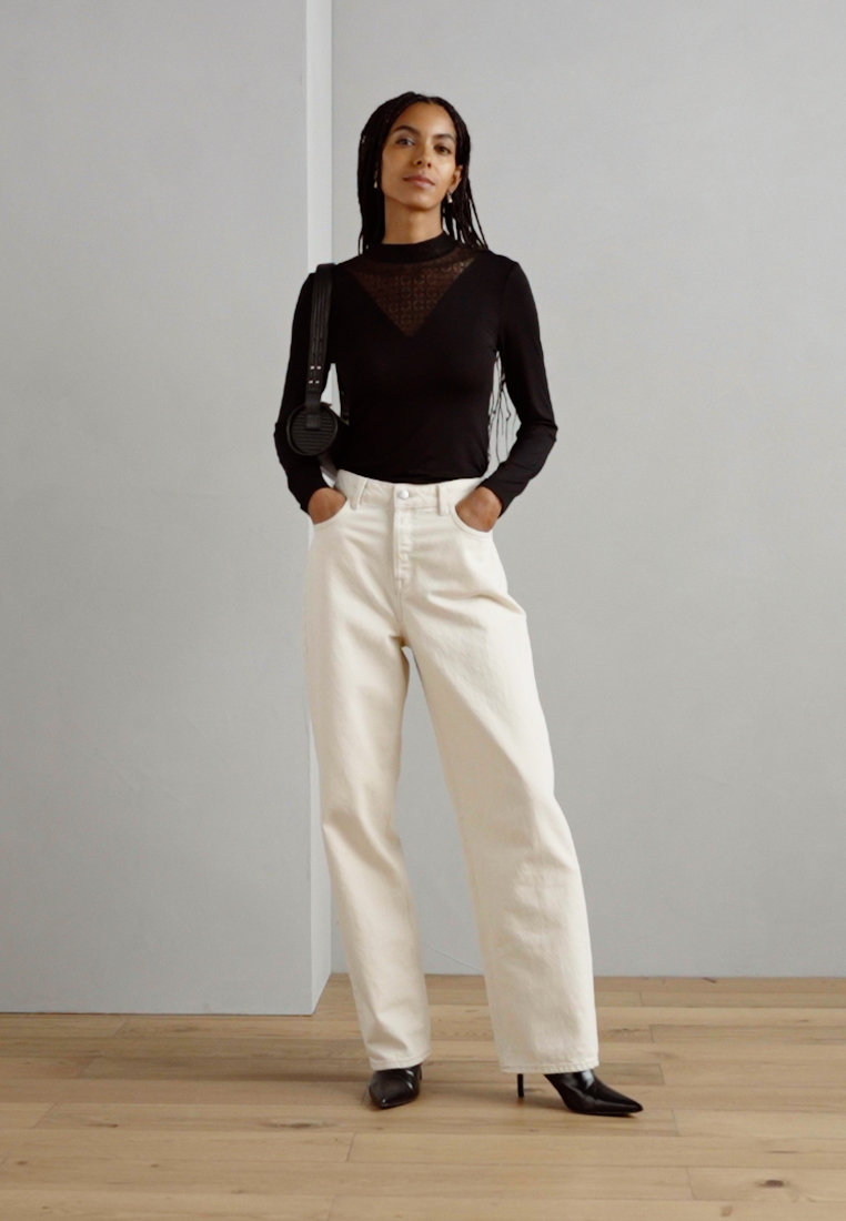 Long sleeved top