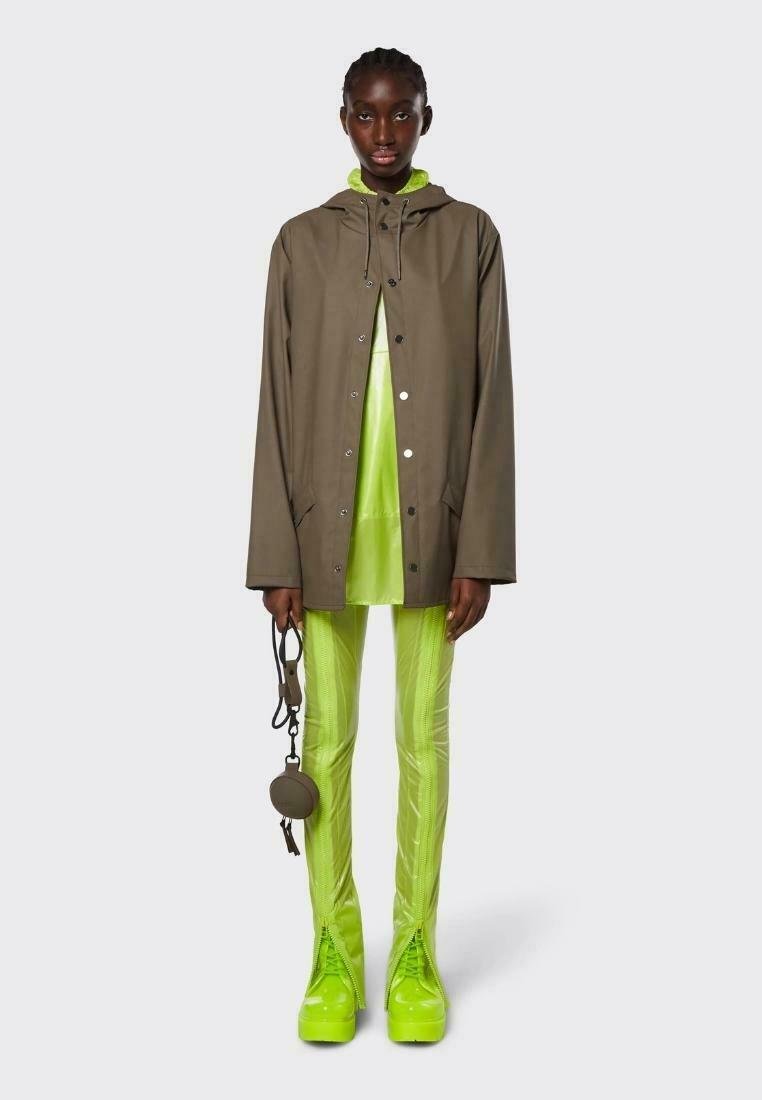 Short coat