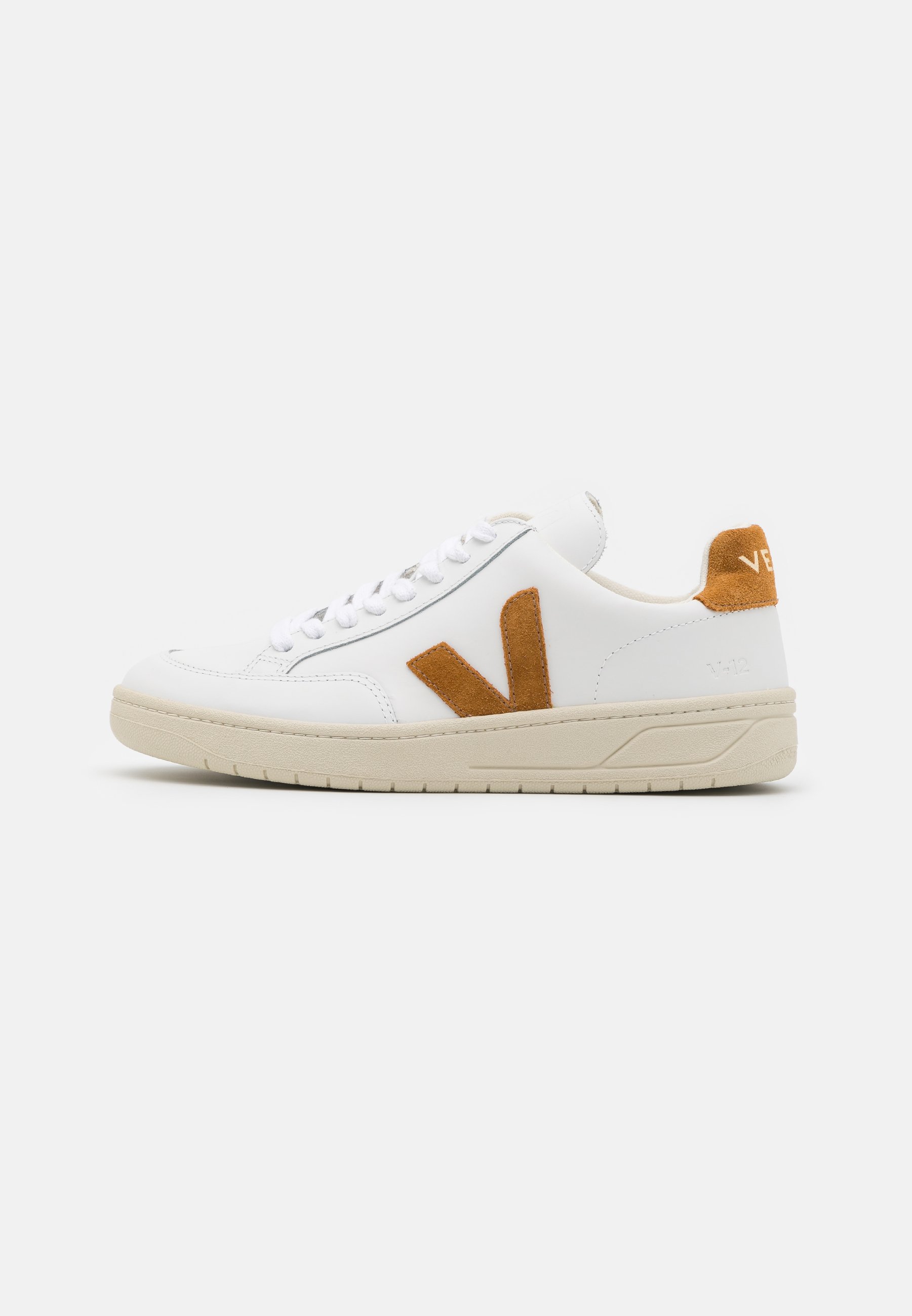 V-12 - Trainers