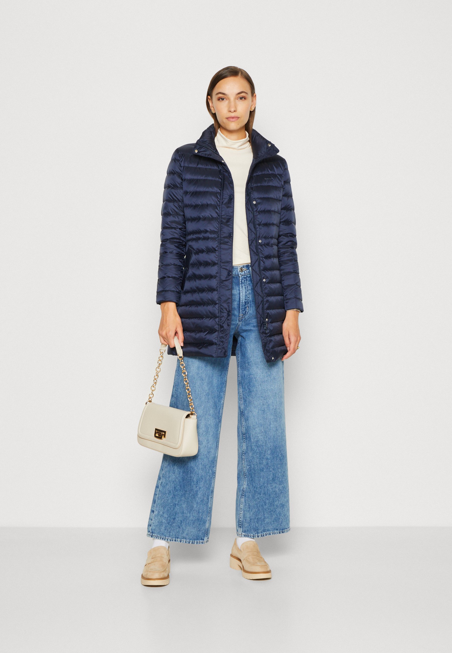 LIGHT COAT - Down coat