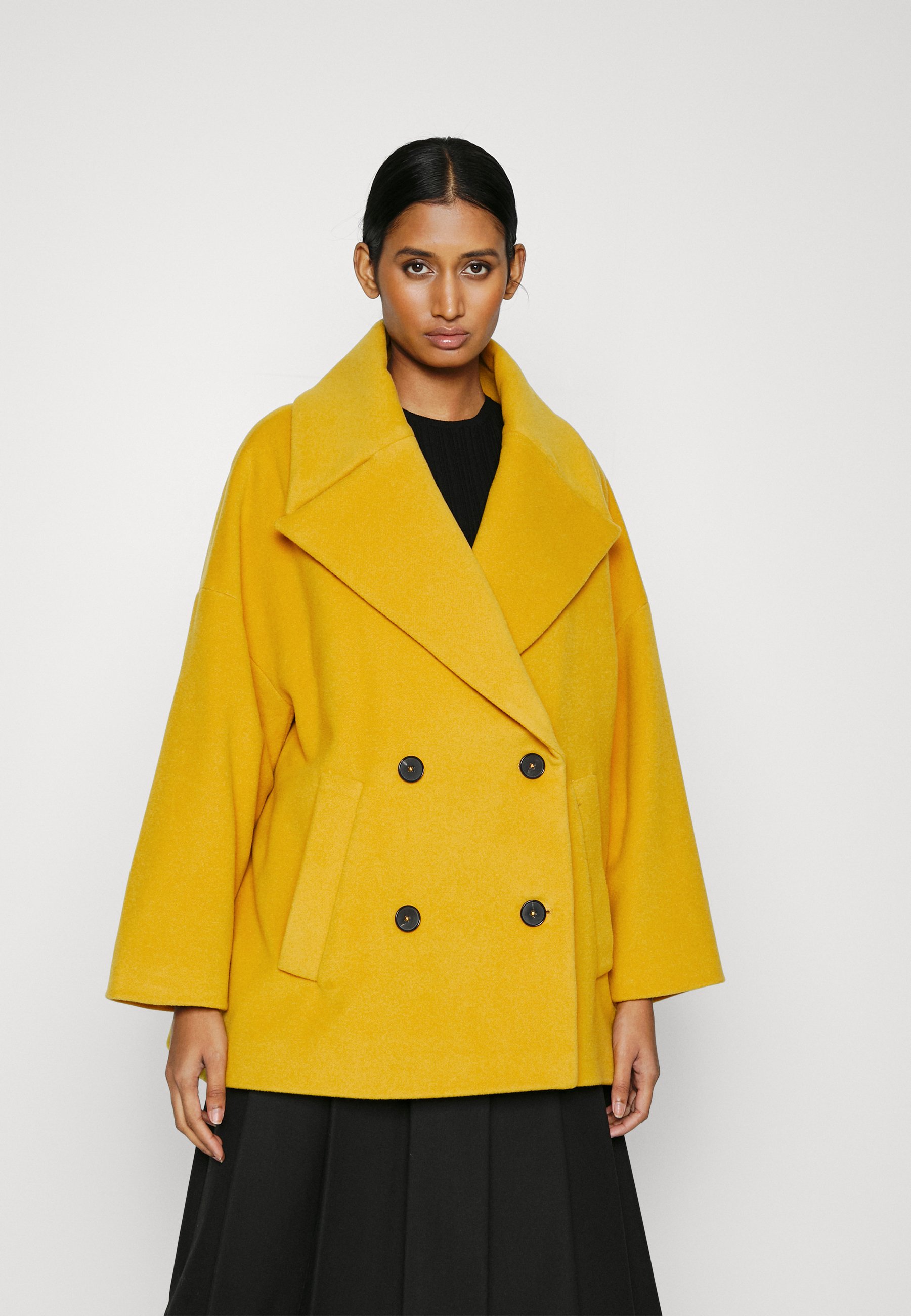 RUNCOM - Short coat